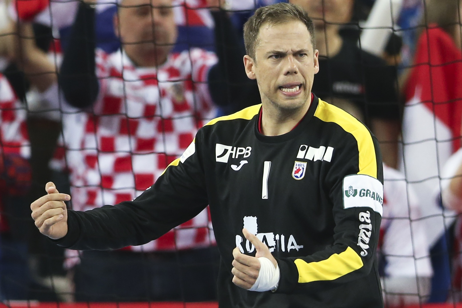 2018-01-20T195758Z_1231456227_UP1EE1K1JGKTC_RTRMADP_3_HANDBALL-EUROPE-CRO-NOR