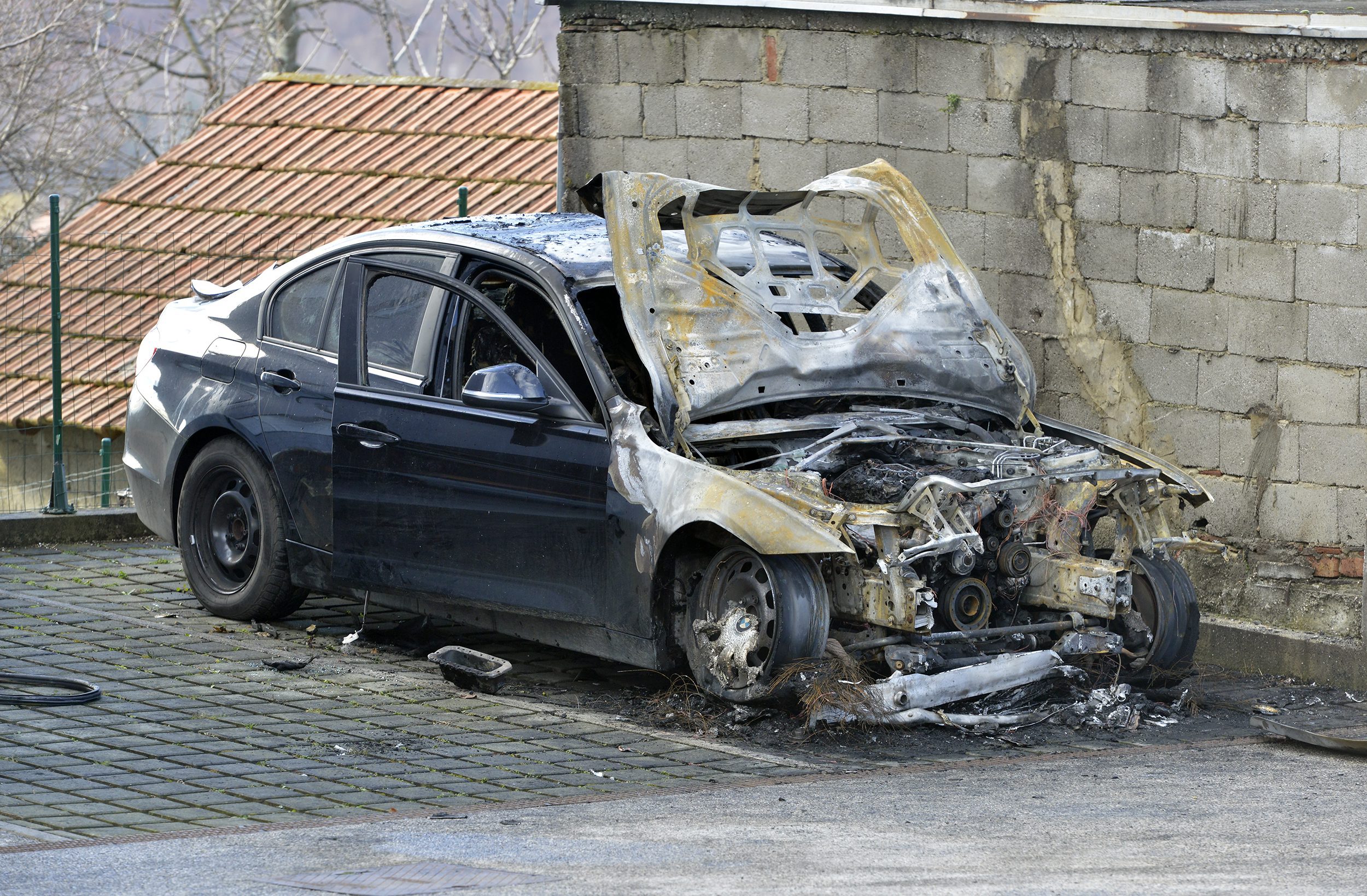 izgorio_auto1-210118