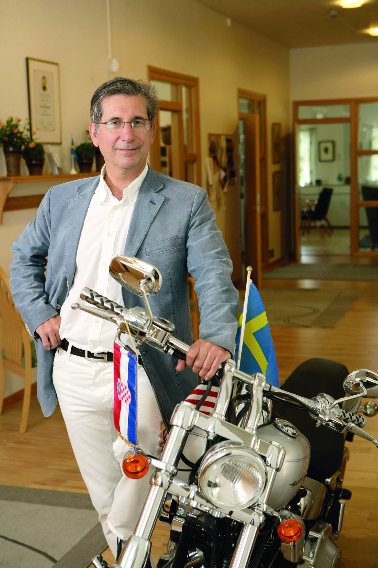 Darko Pervan rođen je u Zagrebu prije 71 godinu, ali je s osam završio u Švedskoj