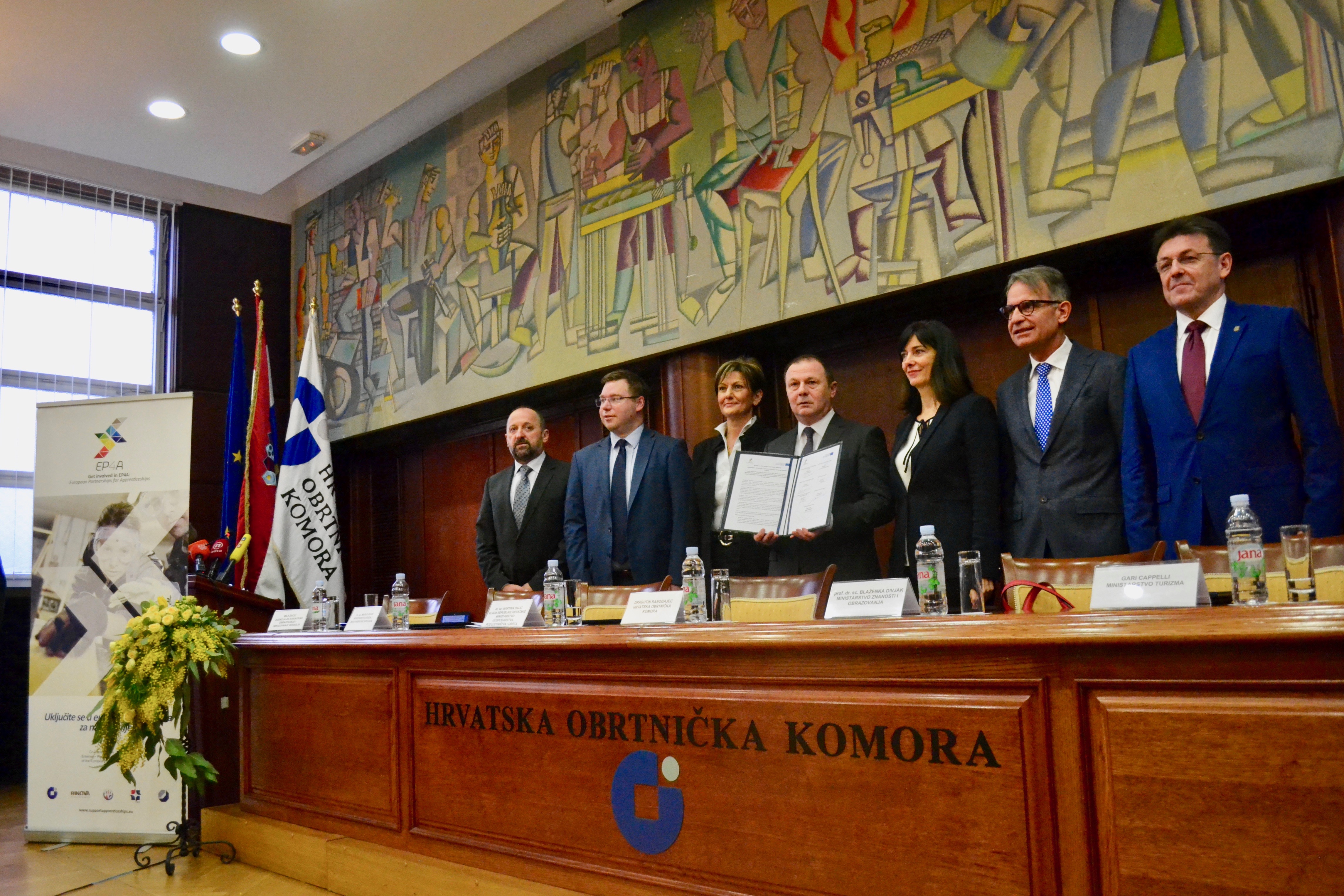 U HOK-u je potpisan Memorandum o razumijevanju o uspostavi partnerstva za naukovanje, kojim je formalizirano partnerstvo HOK-a i niza državnih institucija