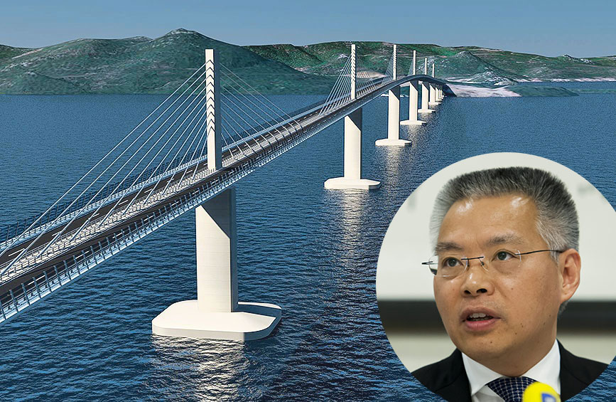 kineski veleposlanik Hu Zhaoming (u krugu)