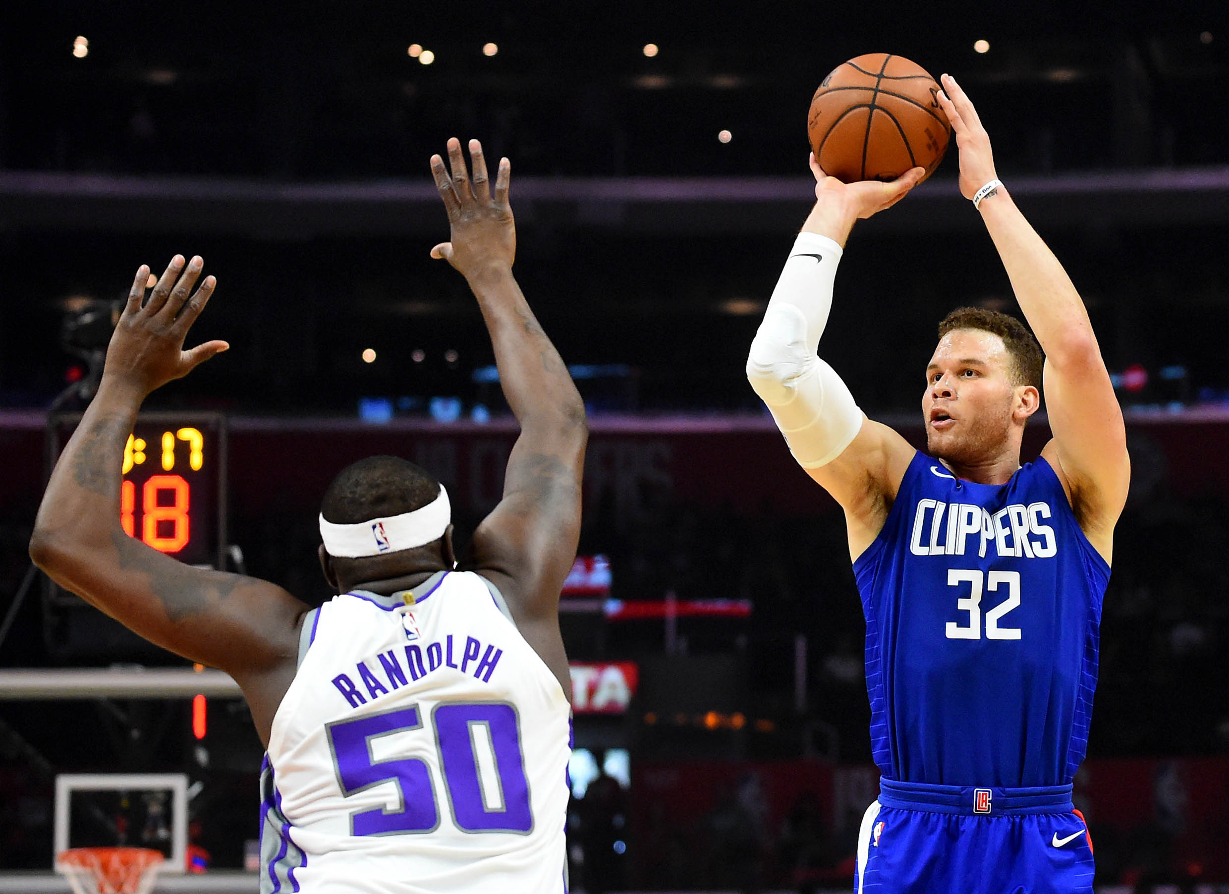 2018-01-13T214410Z_406833082_NOCID_RTRMADP_3_NBA-SACRAMENTO-KINGS-AT-LOS-ANGELES-CLIPPERS
