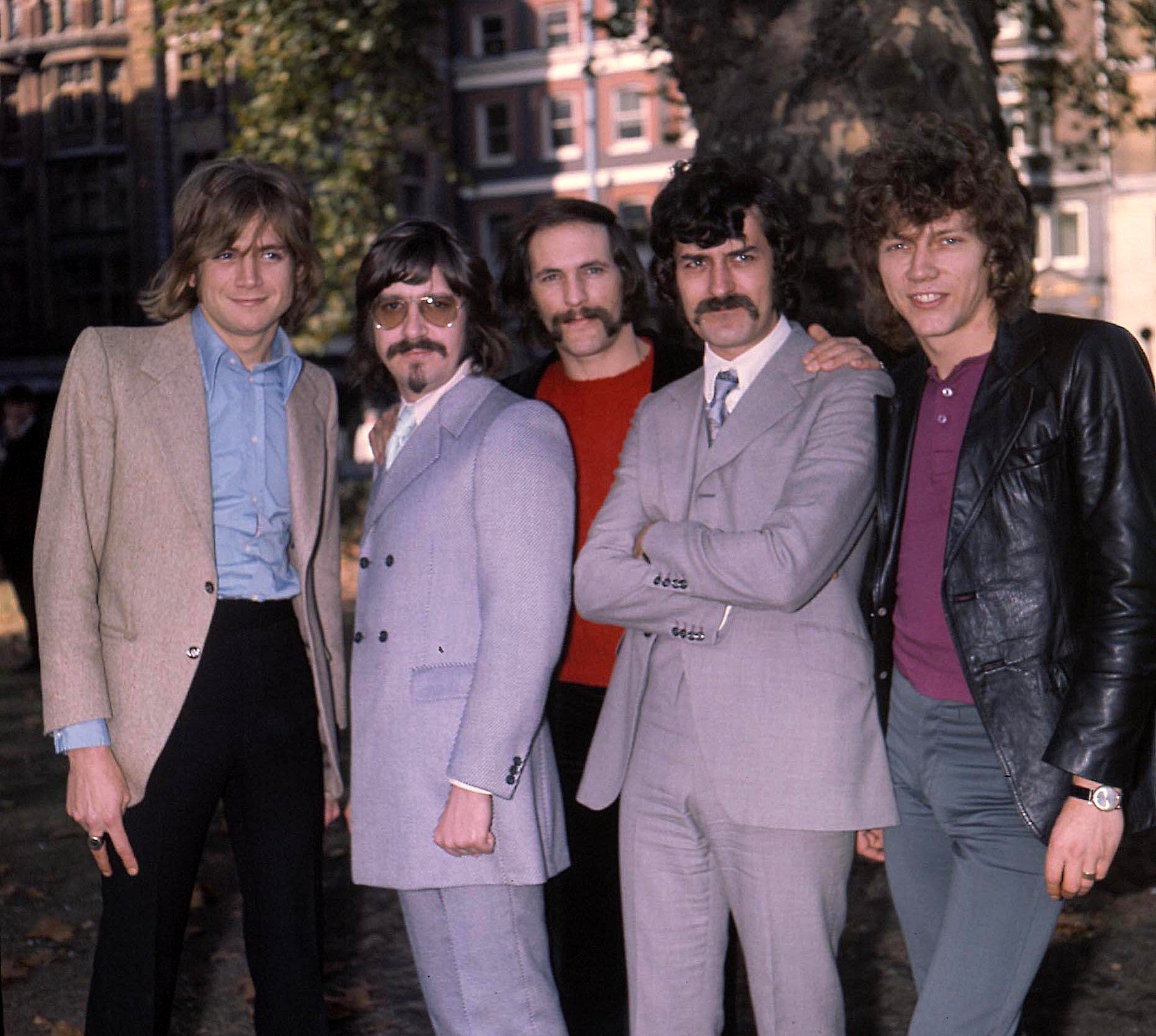 Ray Thomas (drugi s desna)