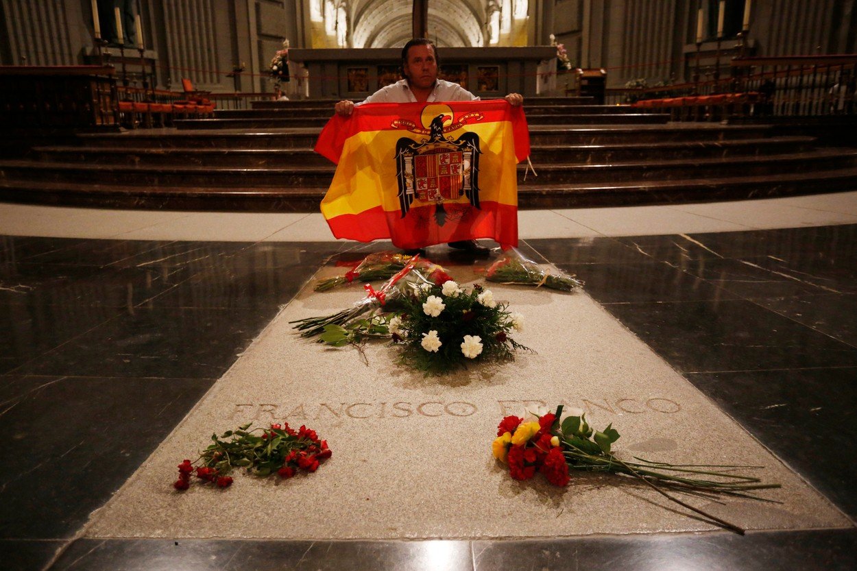 Grobnica Francisca Franca u Dolini palih, mauzoleju financiranom javnim novcem