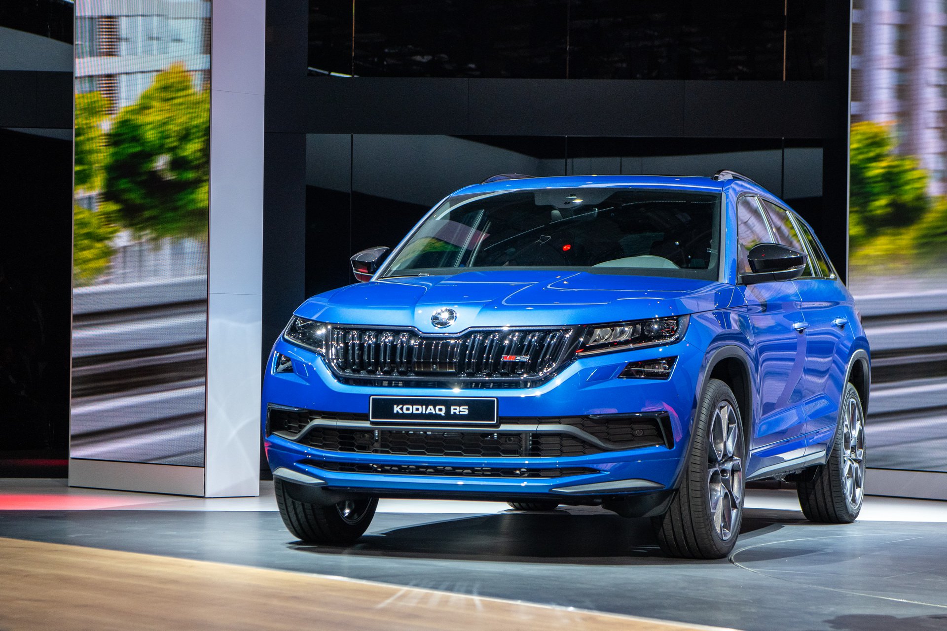 cb063935-2019-skoda-kodiaq-rs-livepics-specs-4