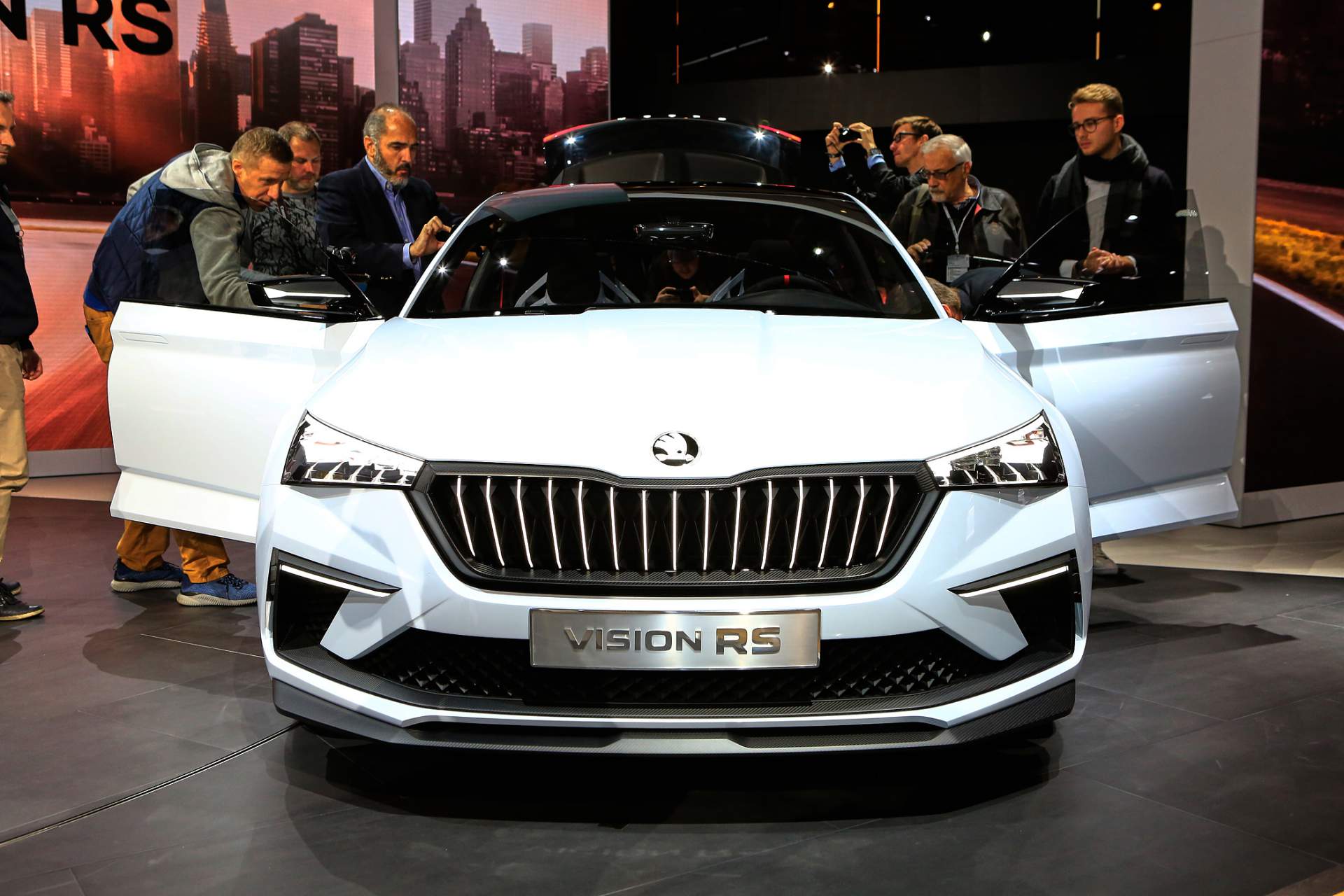 ed78c2b2-skoda-vision-rs-concept-at-paris-auto-show-37