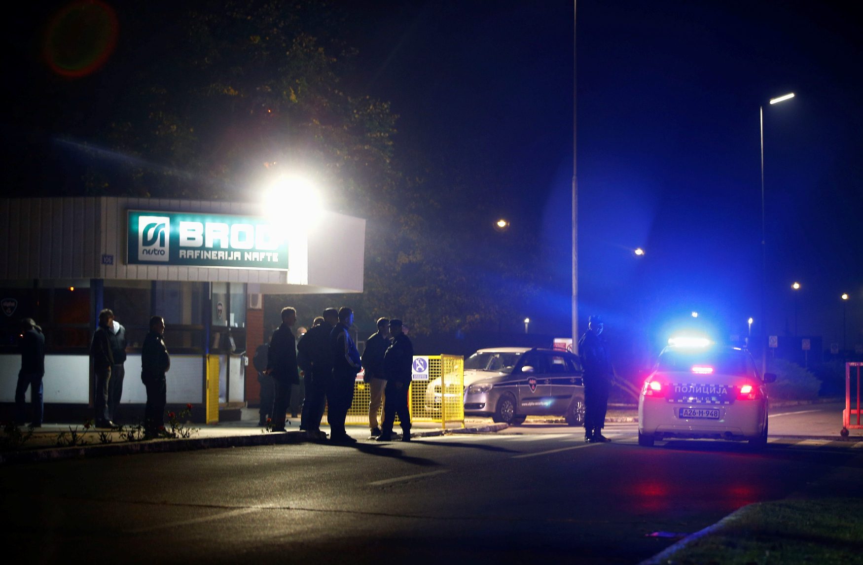 2018-10-09T223321Z_937704531_RC150AA3D010_RTRMADP_3_BOSNIA-REFINERY