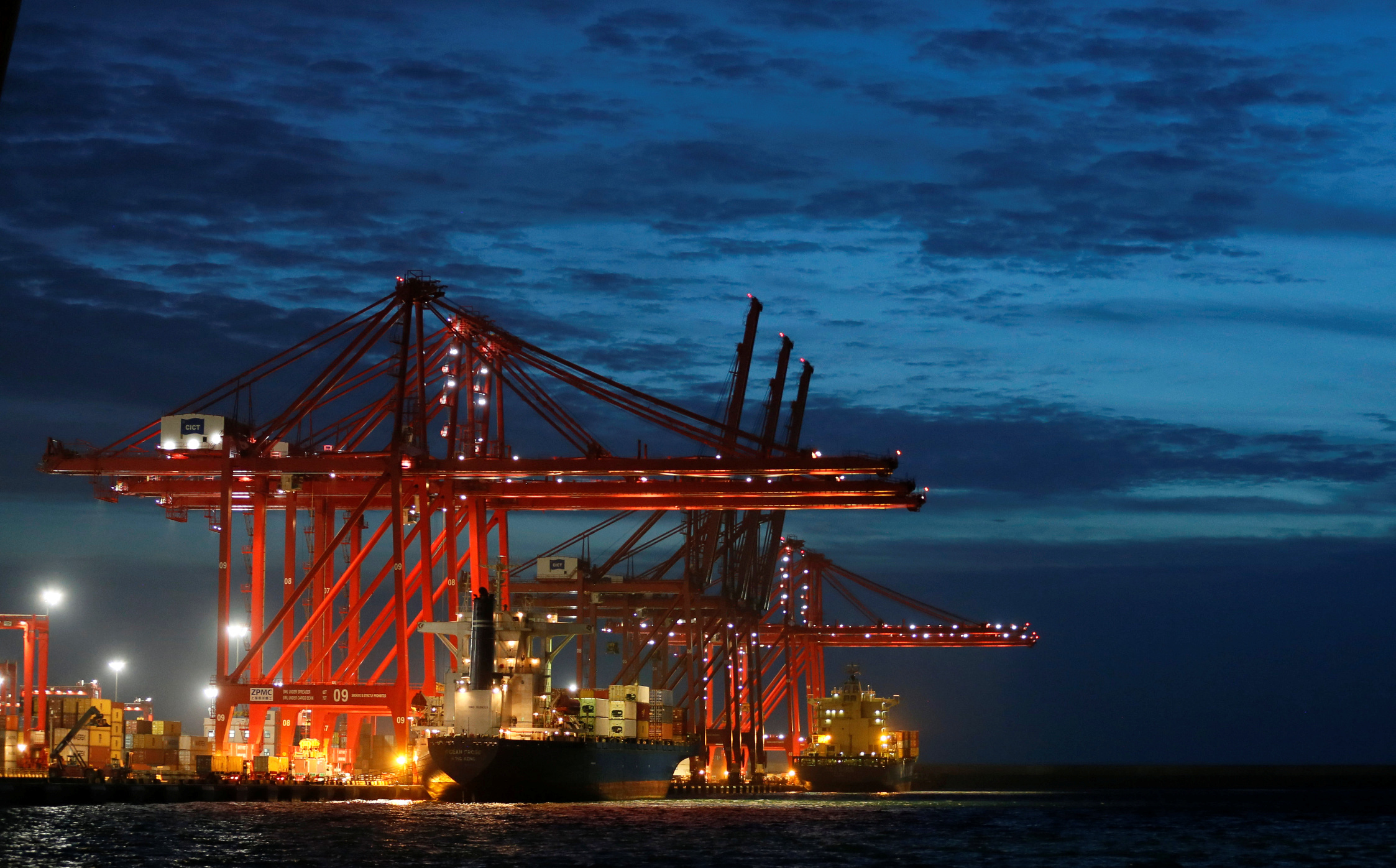 Ilustracija: Teretni brod u luci Colombo, Šri Lanka, čiju su gradnju financirali Kinezi 