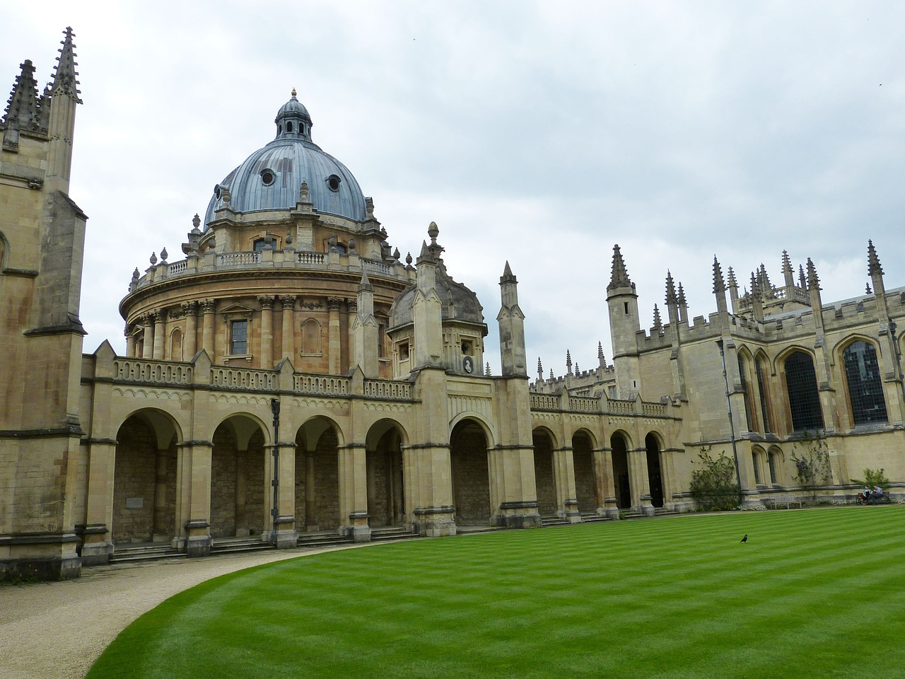 oxford-534815_1280