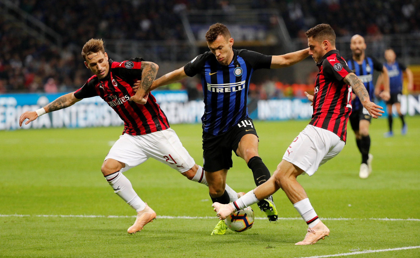 2018-10-21T191958Z_1254619802_RC17E86FFDC0_RTRMADP_3_SOCCER-ITALY-INT-MIL