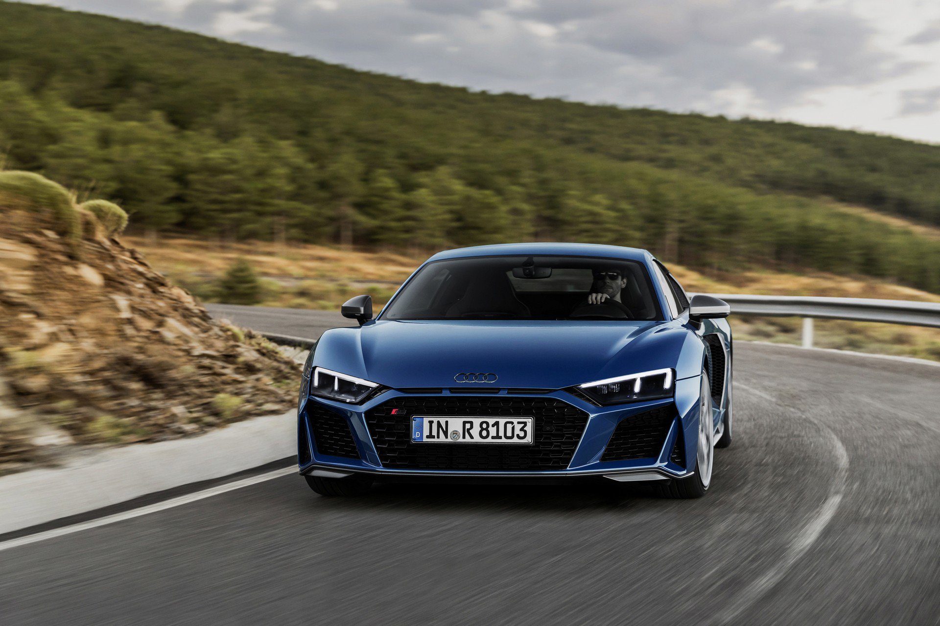 52d526f9-2019-audi-r8-15