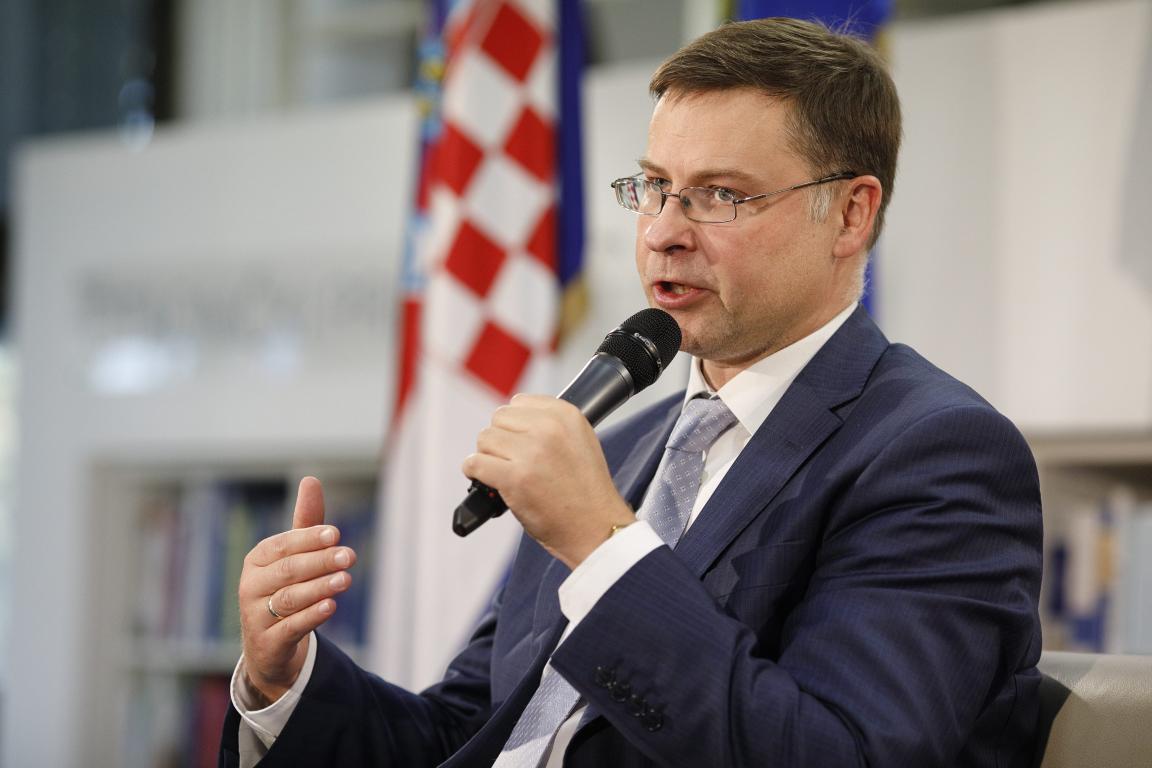 Potpredsjednik Europske komisije za euro i socijalni dijalog, financijsku stabilnost, financijske usluge i uniju tržišta kapitala Valdis Domborvskis.