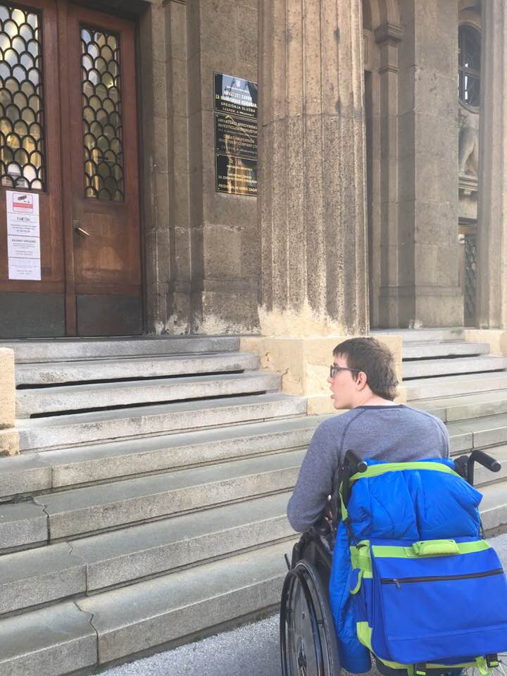 43150056_10214102820617527_1904058301960683520_n