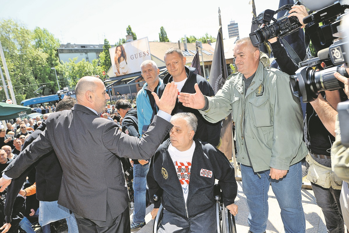 Branitelji u Savskoj ulici u Zagrebu