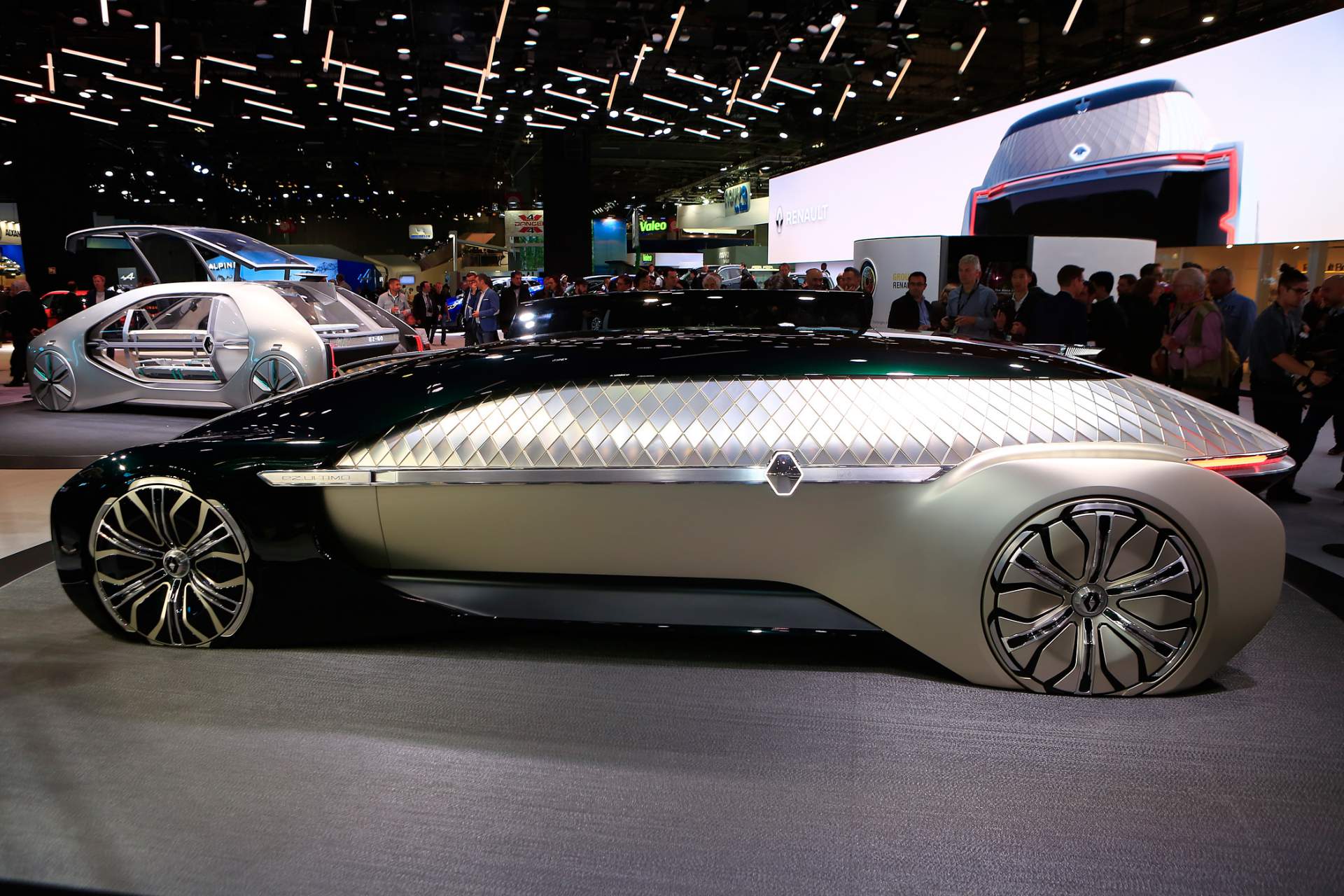 35cd77ed-renault-ez-ultimo-concept-at-paris-auto-show-14