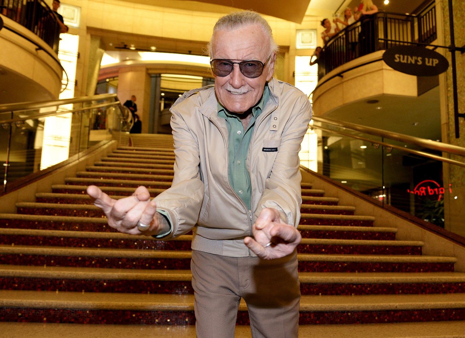 2018-11-12T220819Z_915567069_RC1D3B60DEE0_RTRMADP_3_PEOPLE-STAN-LEE