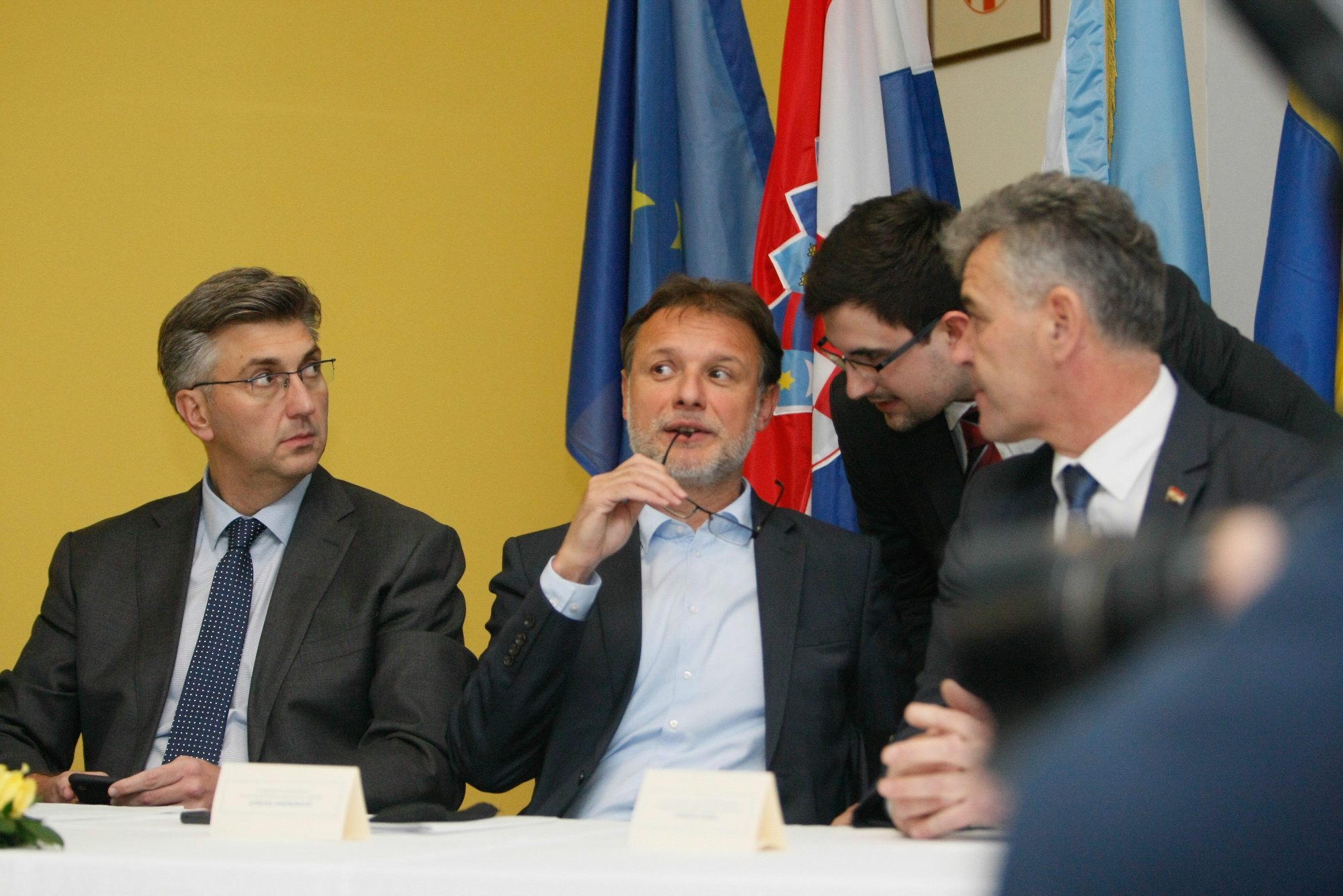 hdz_sastanak8-201118