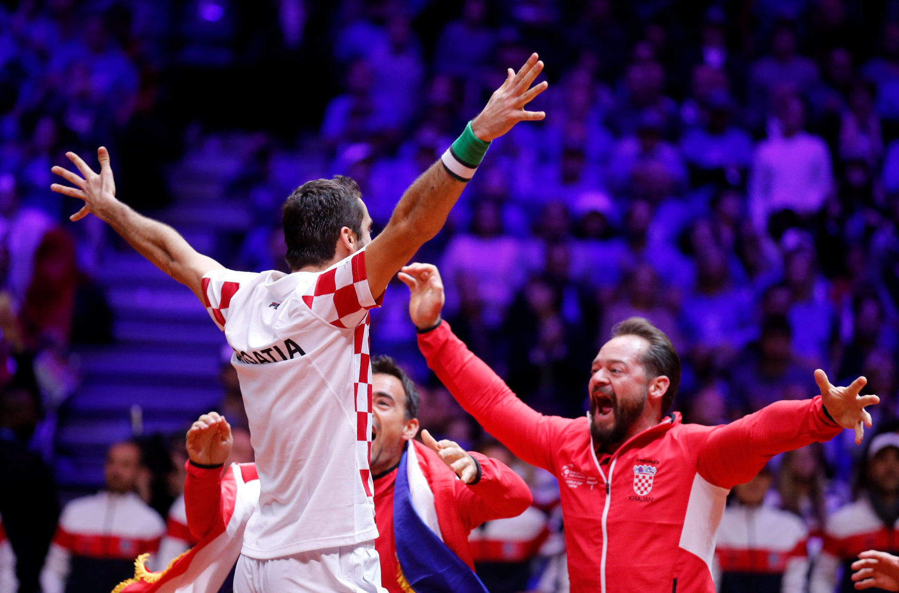 2018-11-25T143248Z_2058110511_RC1233E49010_RTRMADP_3_TENNIS-DAVISCUP-FINAL