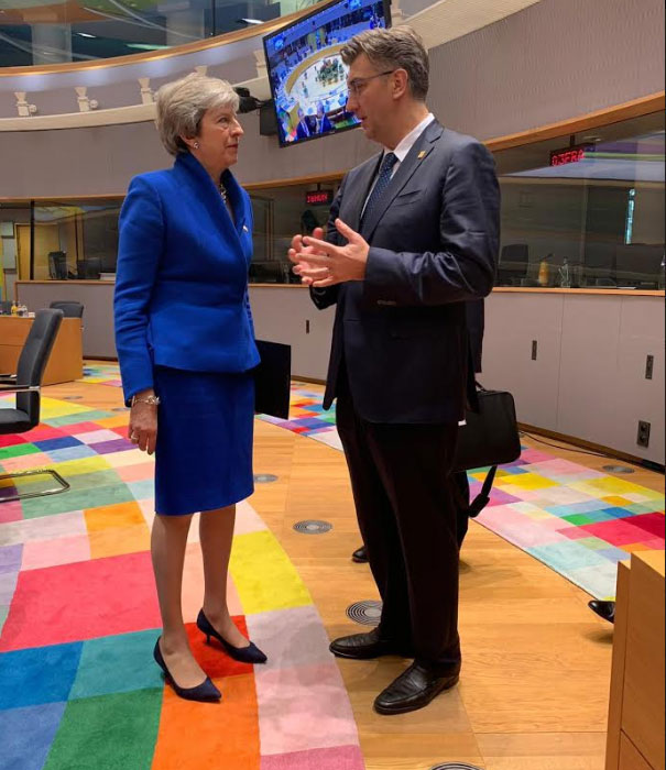 Theresa May i Andrej Plenković
