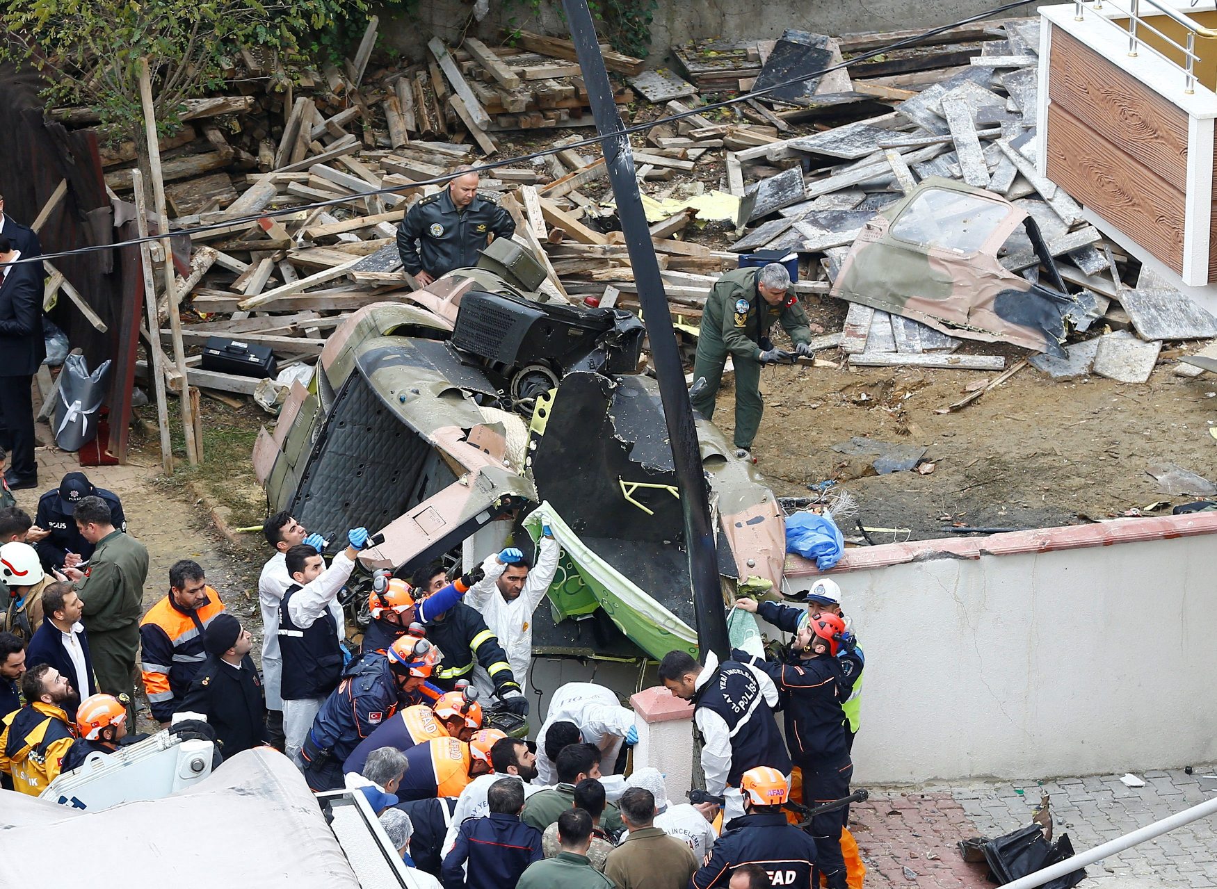 2018-11-26T100644Z_1632249374_RC11AB5FBF60_RTRMADP_3_TURKEY-CRASH