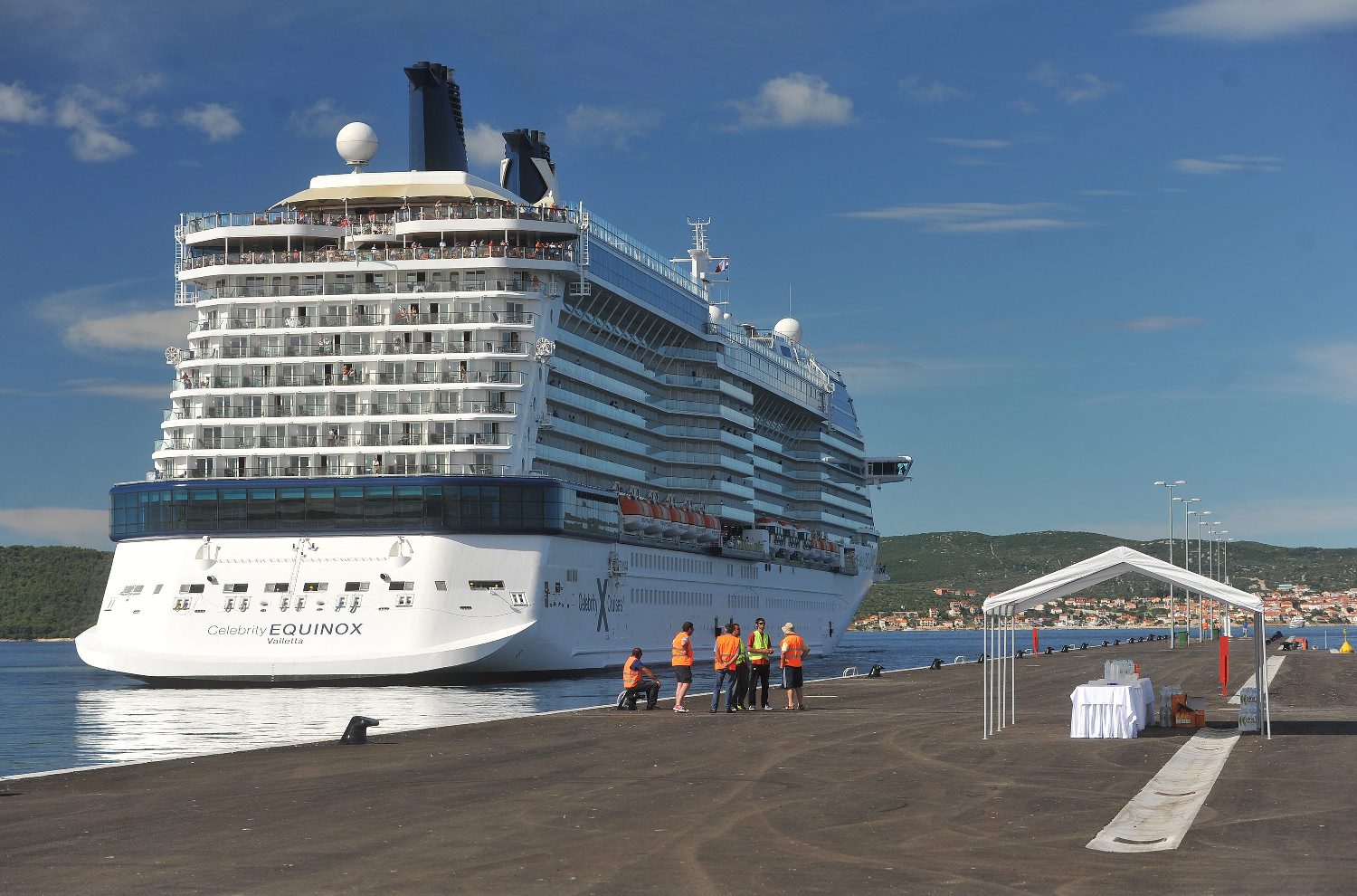 Kruzer u zadarskoj luci Gaženica