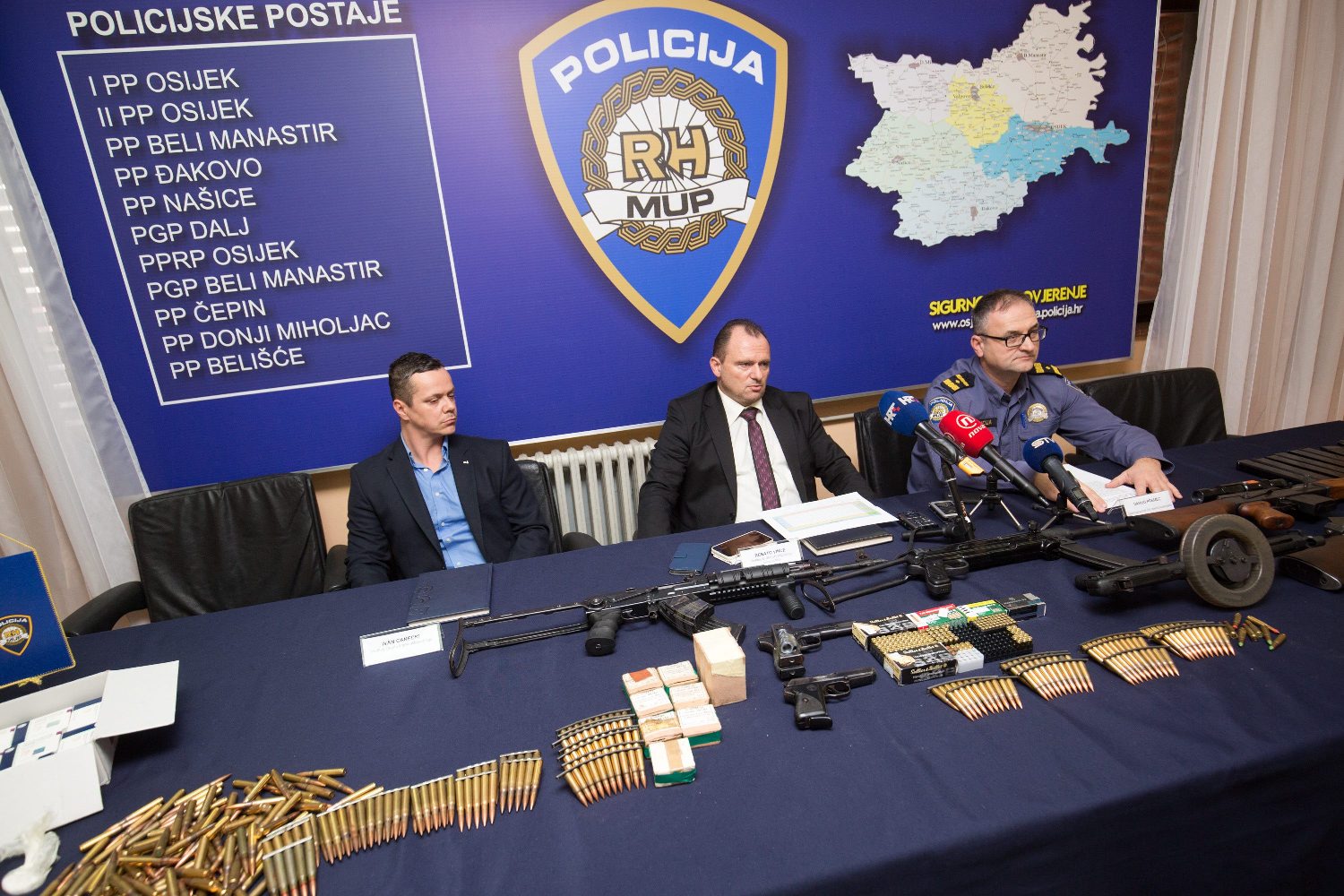 Voditelj Odjela za droge Ivan Canecki, voditelj Službe organiziranog kriminaliteta Renato Vince i glasnogovornik Policijske uprave Osječko-baranjske Darijo Premec