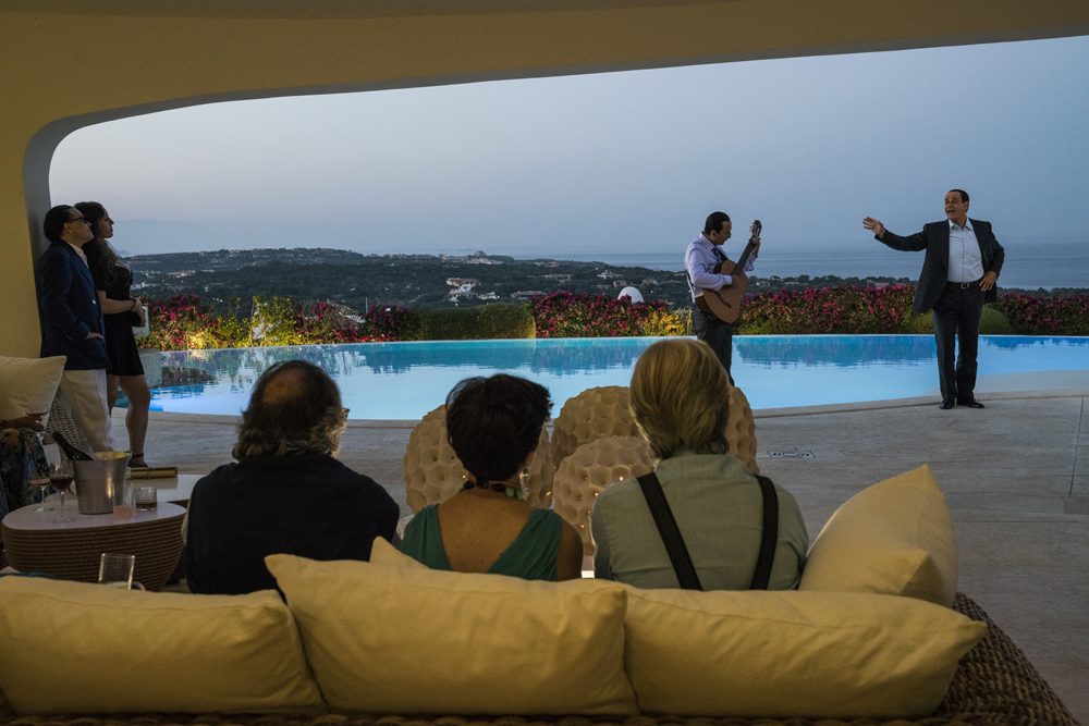 'Loro' Paola Sorrentina