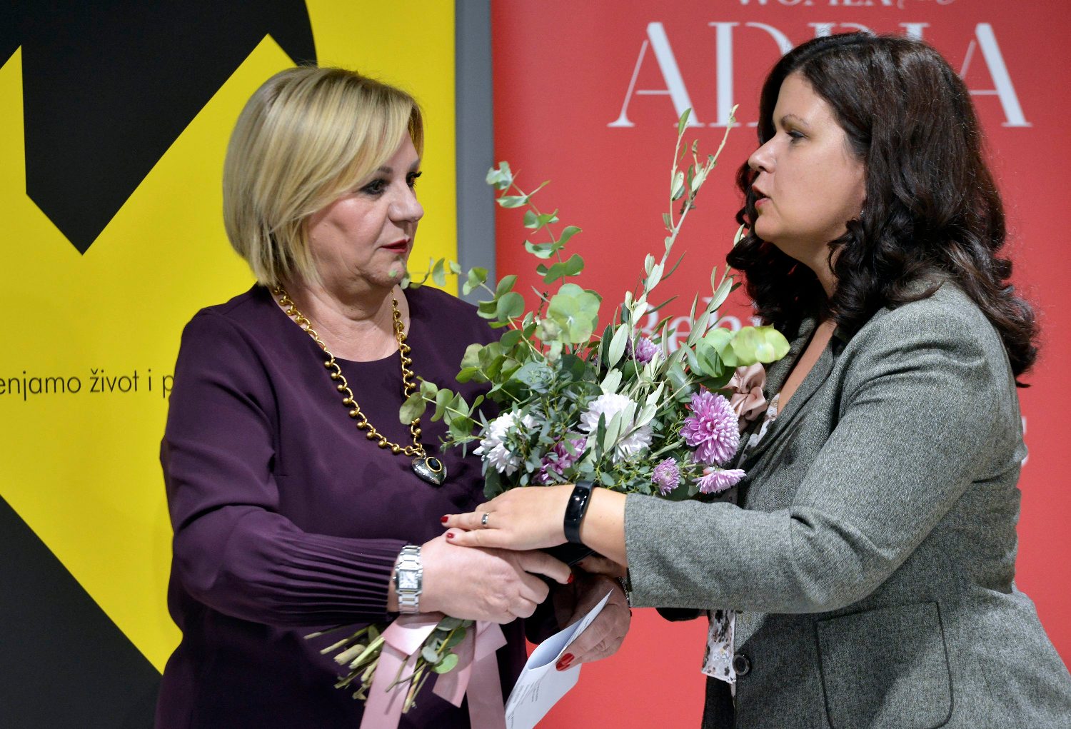 Ana Lisak (lijevo)