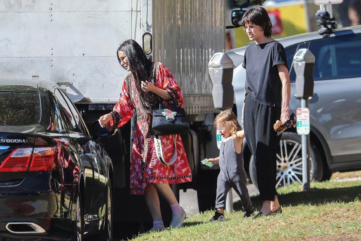 Demi Moore i Maša Mandžuka s Mandžukinom kćerkom