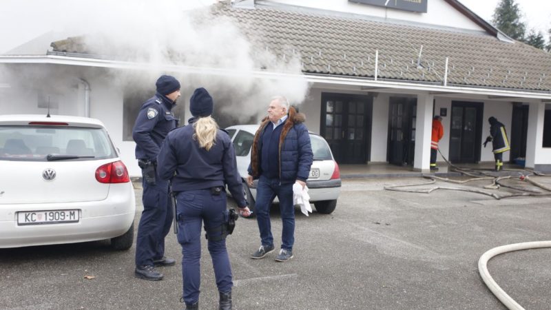 Zdravko Dimač ispred diskoteke u kojoj je buknuo požar