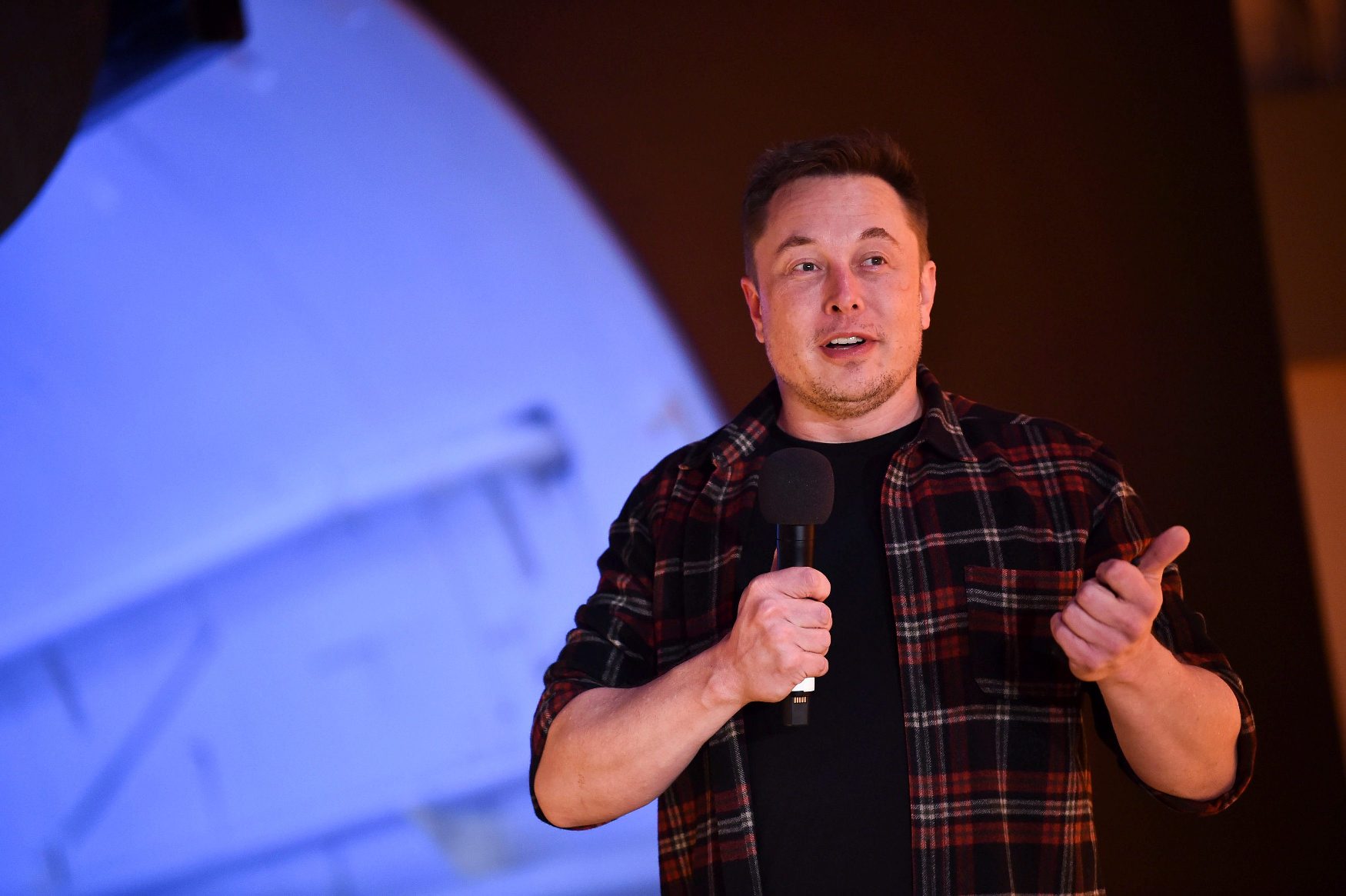 2018-12-19T055541Z_1198295978_RC13872E70B0_RTRMADP_3_MUSK-TUNNEL