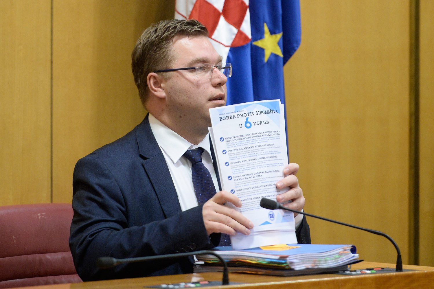 Ministar rada i mirovinskog sustava Marko Pavić u Saboru