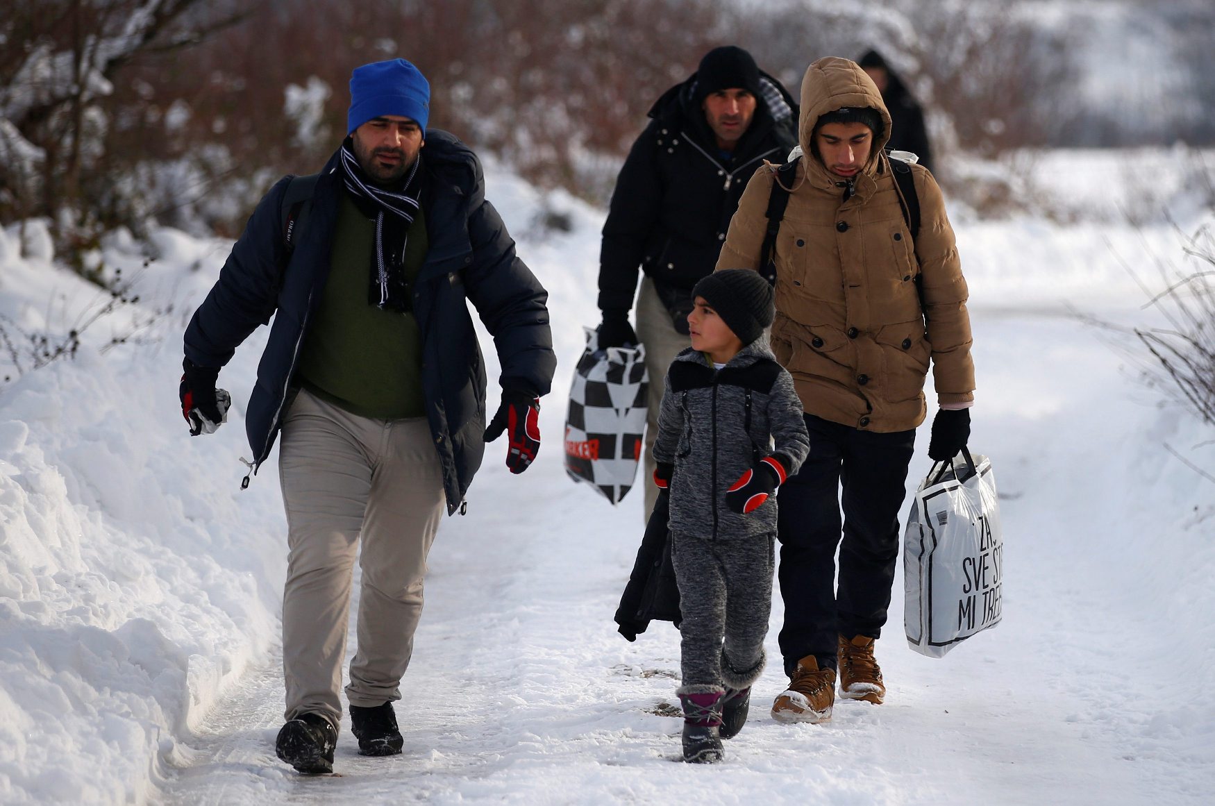 Ilustracija: Migranti na ruti Bihać - Plješivica