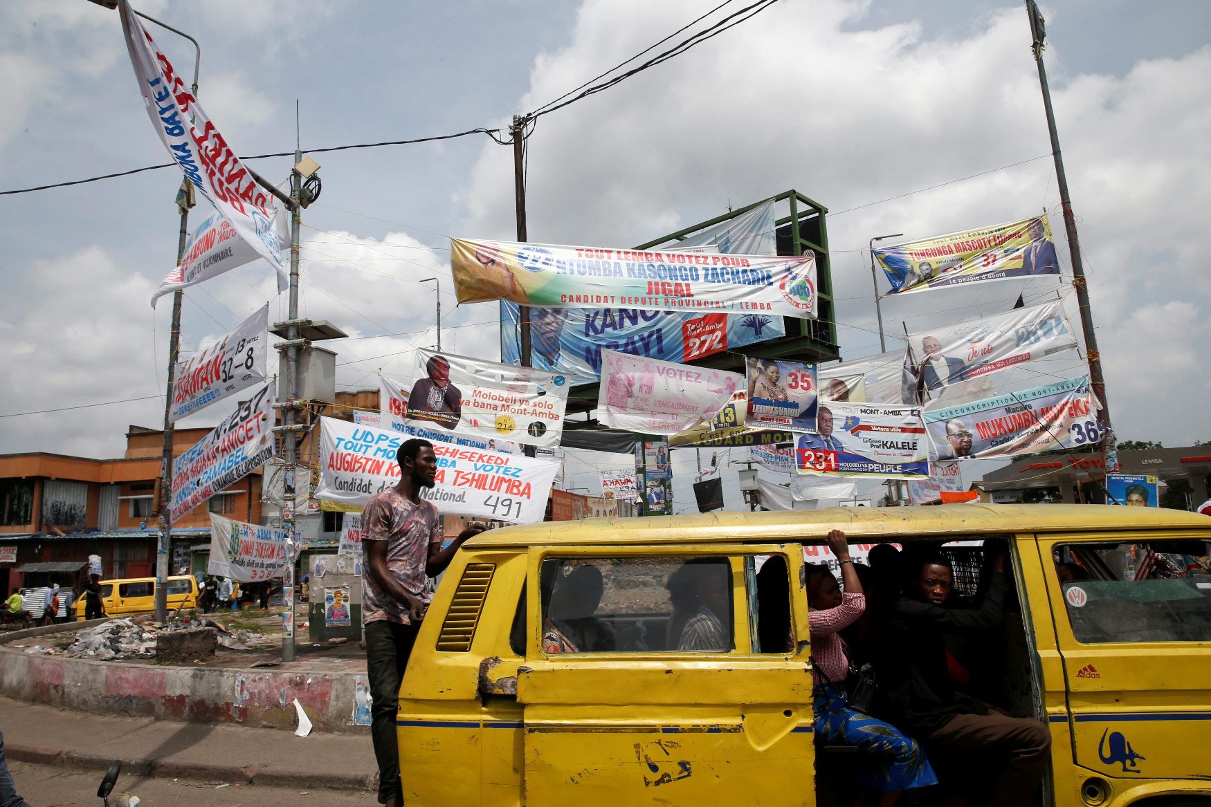 2018-12-27T190010Z_1195629482_RC12AC589120_RTRMADP_3_CONGO-ELECTION