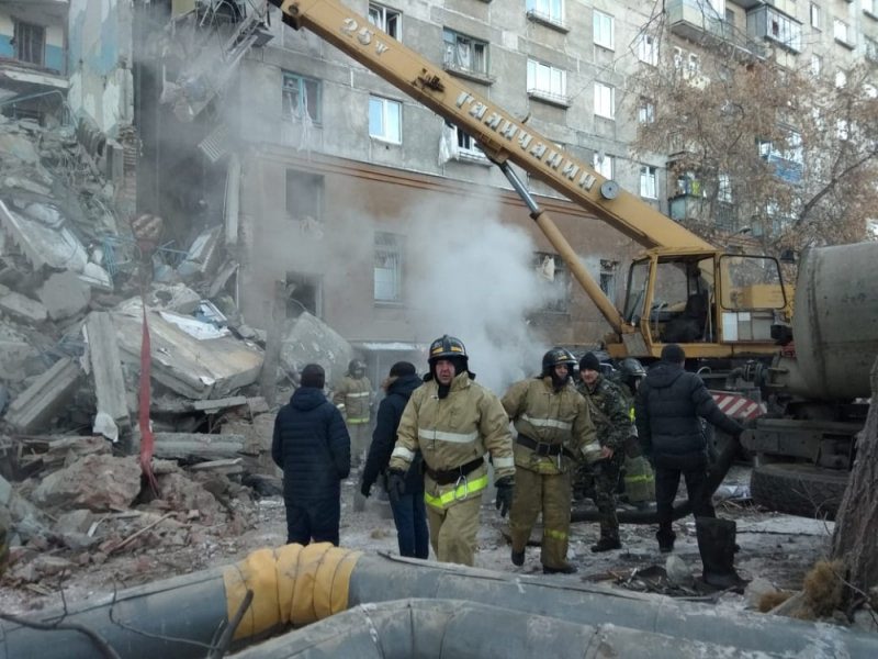 2018-12-31T064659Z_1164367016_RC1EF1A03760_RTRMADP_3_RUSSIA-BUILDING-COLLAPSE