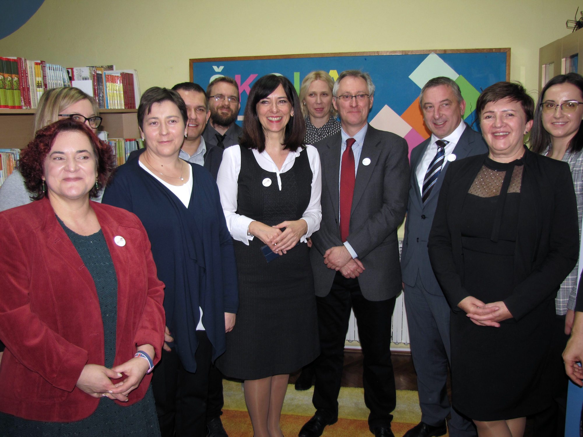 Na fotografiji: Ministrica Divjak u OŠ u Velikoj Ludini