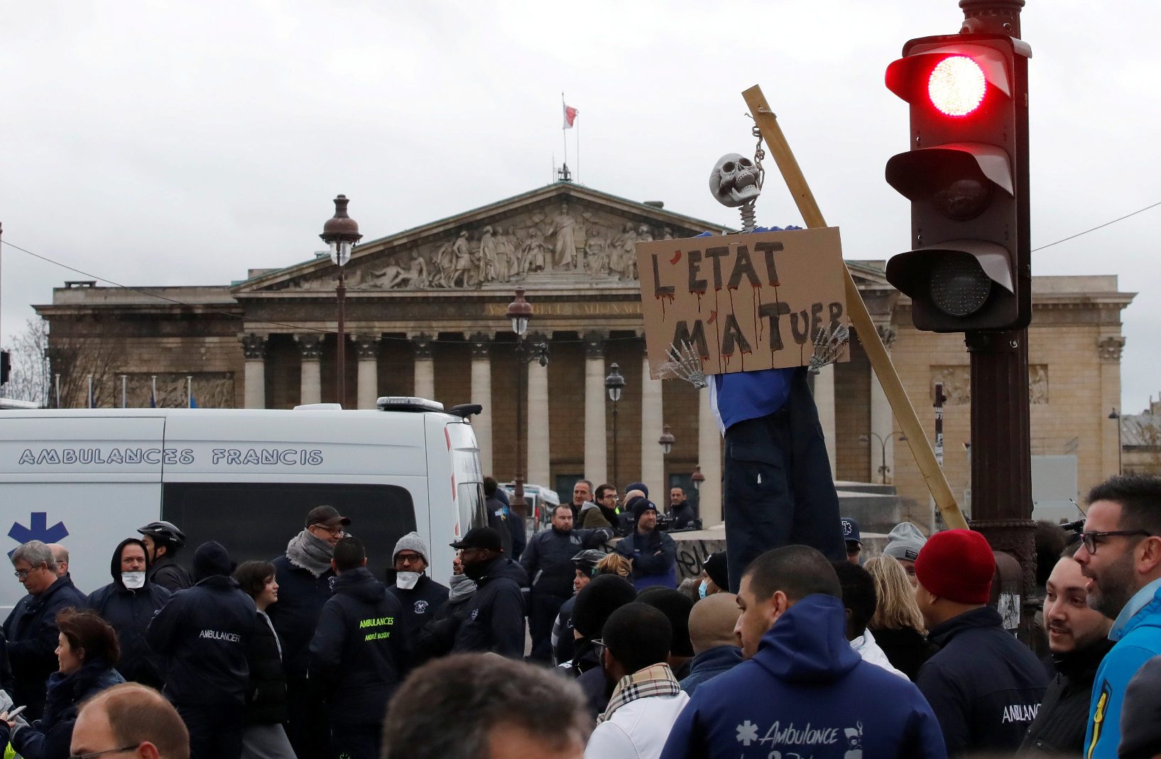 2018-12-03T095602Z_738144132_RC1CCF29A520_RTRMADP_3_FRANCE-PROTESTS-AMBULANCE