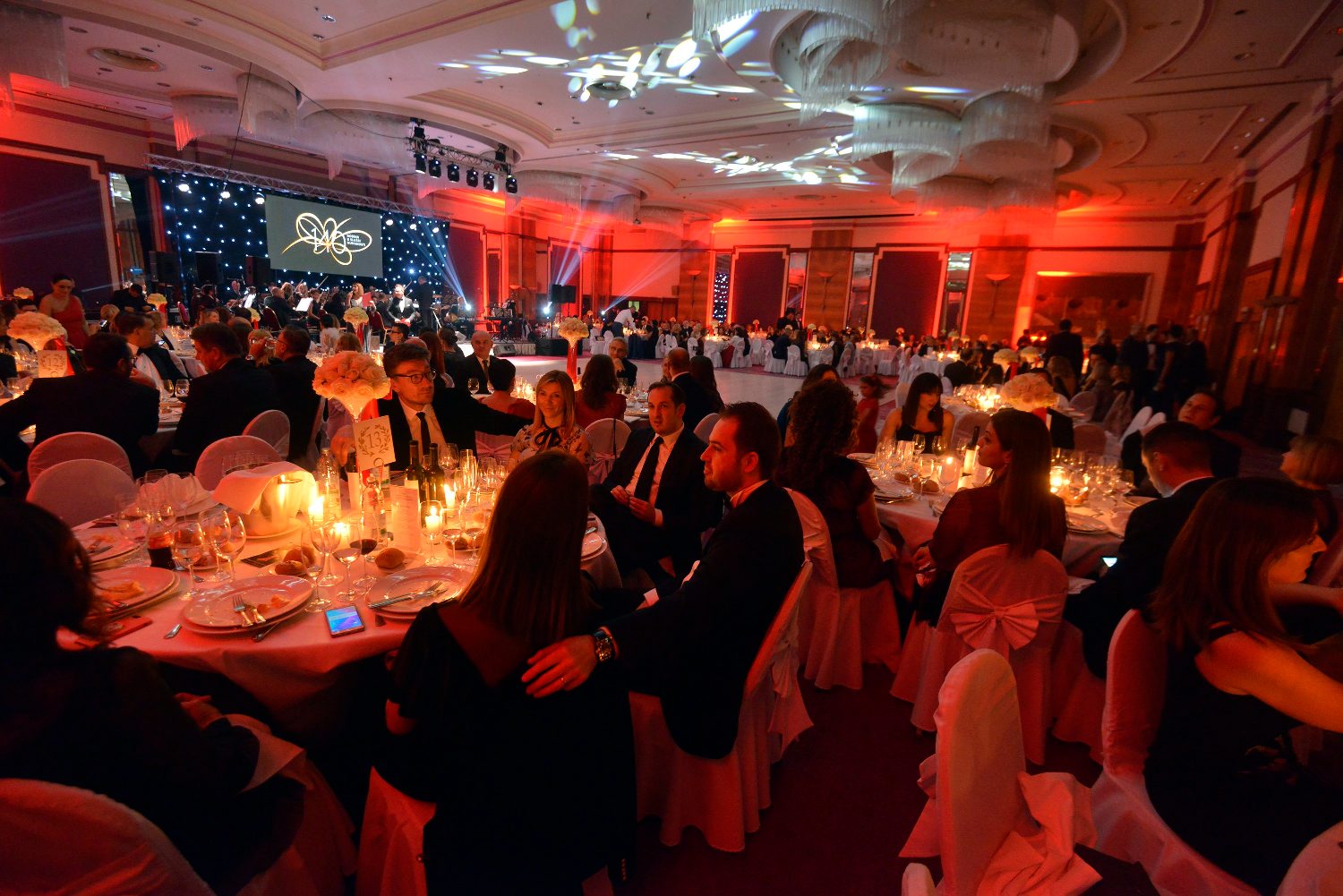 Bal Crvenog križa održan u hotelu Westin