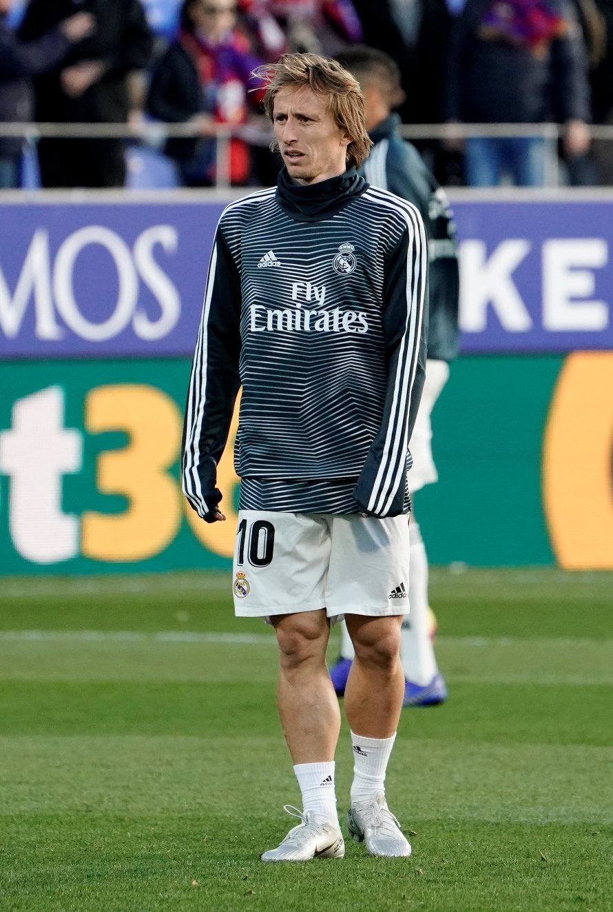 2018-12-09T145831Z_26913655_RC1580FC7720_RTRMADP_3_SOCCER-SPAIN-HUE-MAD