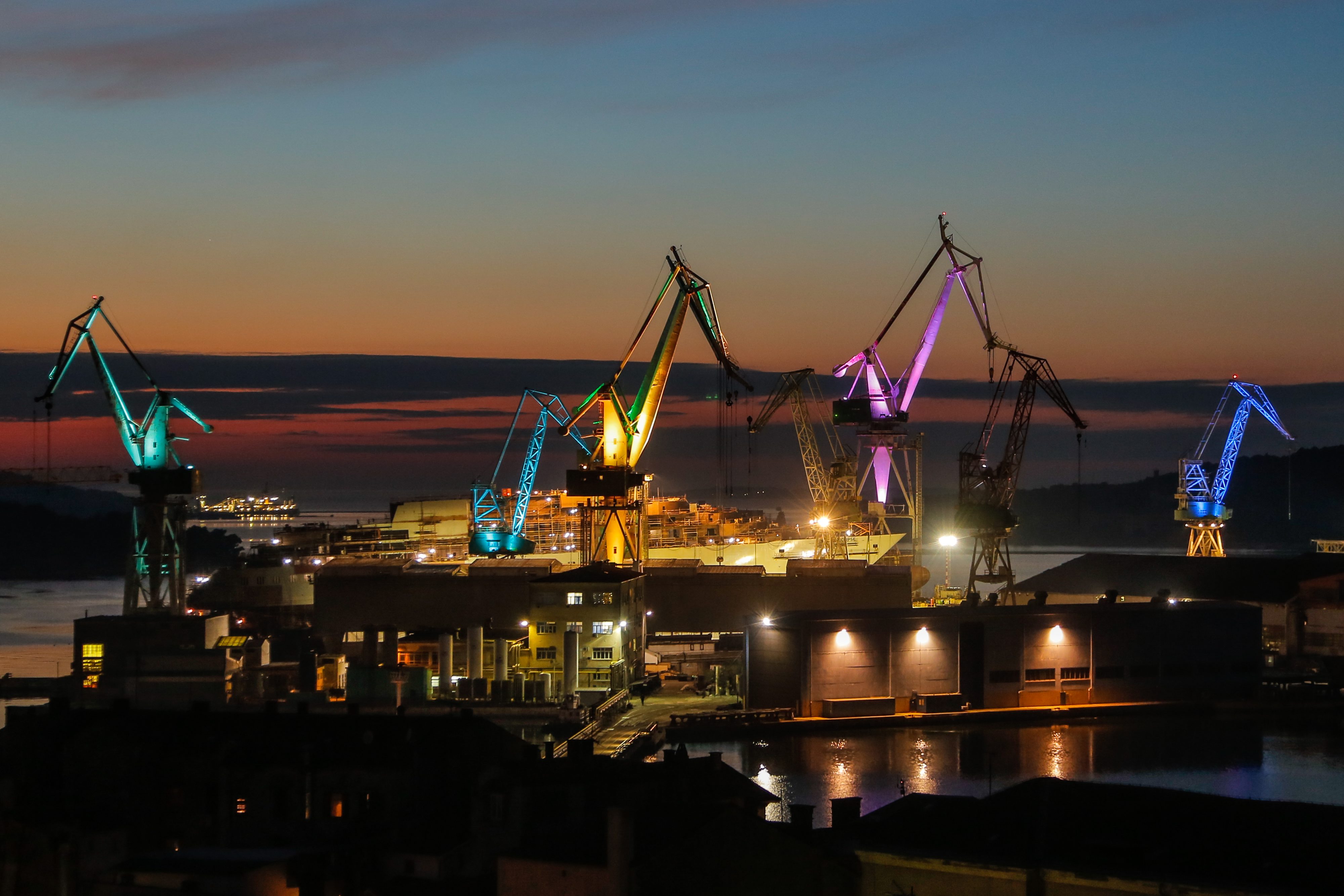 Brodogradilište Uljanik noću