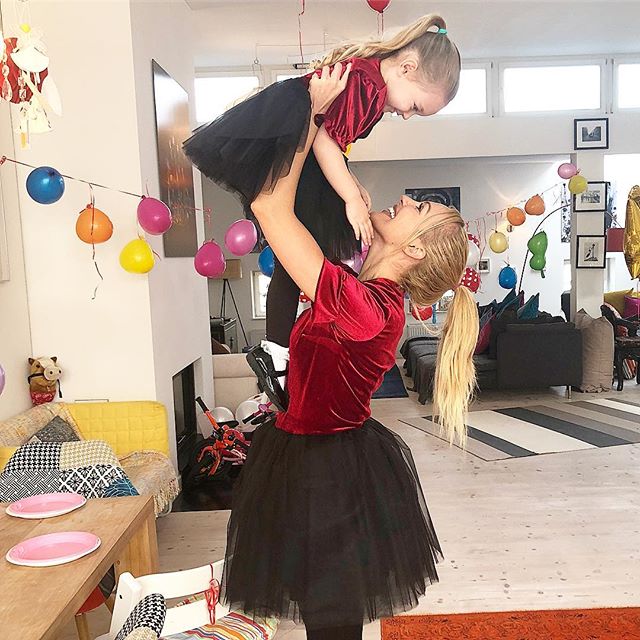 27575746_373519683123409_6749808140960661504_n