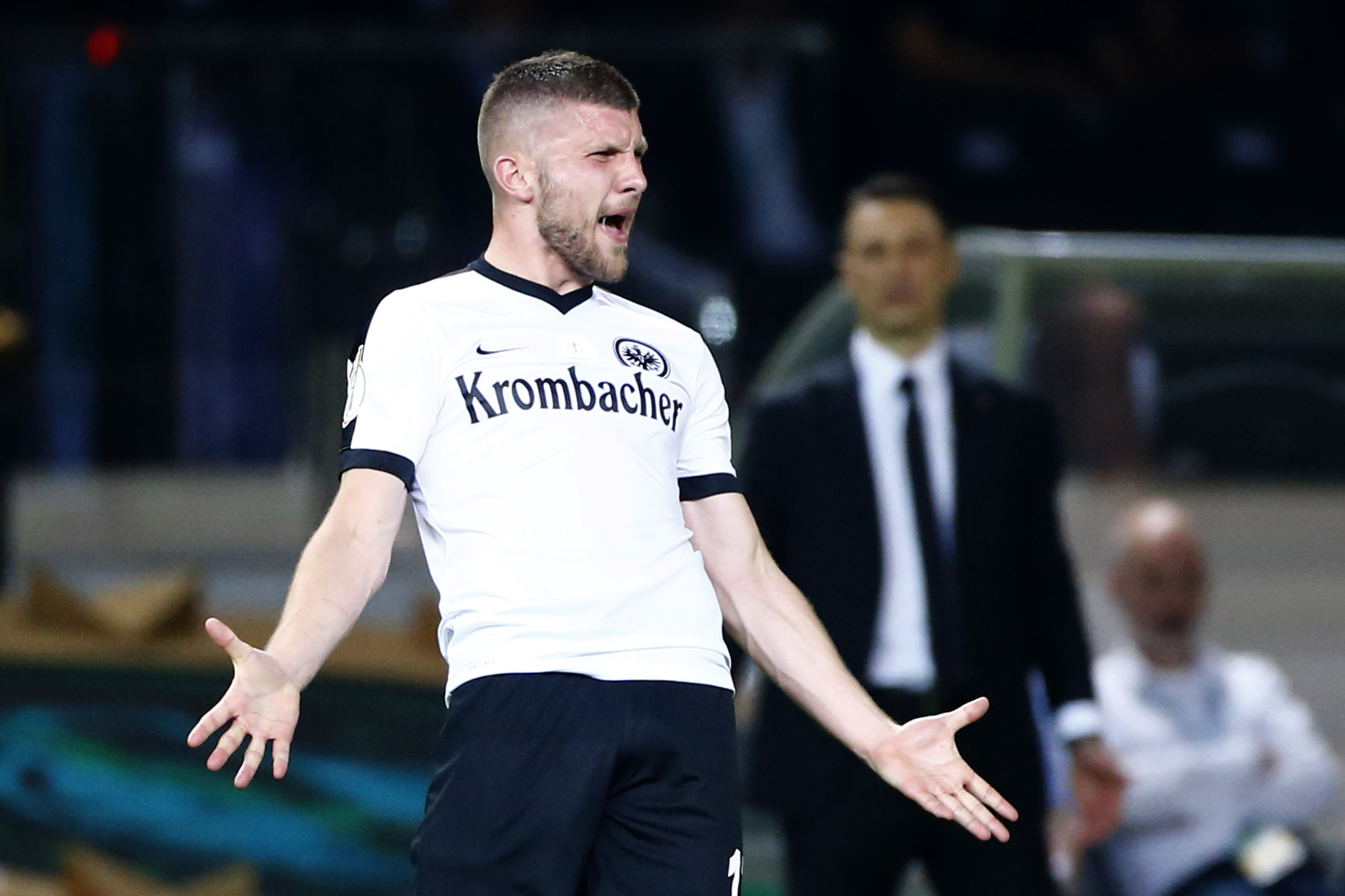 Ante Rebić, u pozadini Niko Kovač
