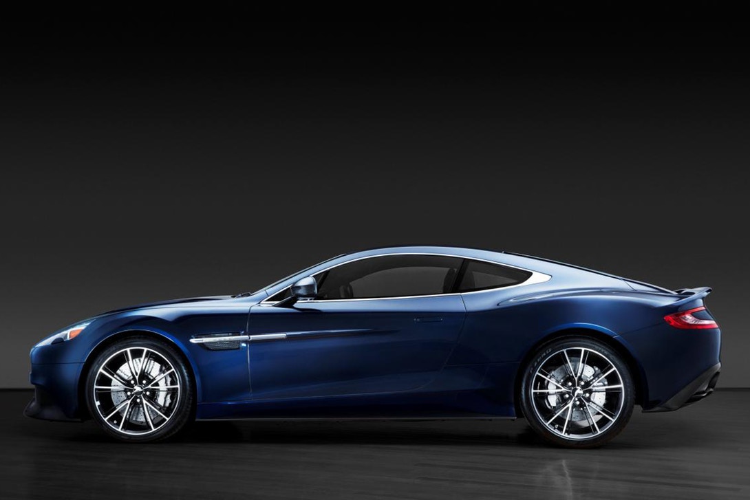 daniel-craig-james-bond-007-2014-aston-martin-vanquish-auction-1