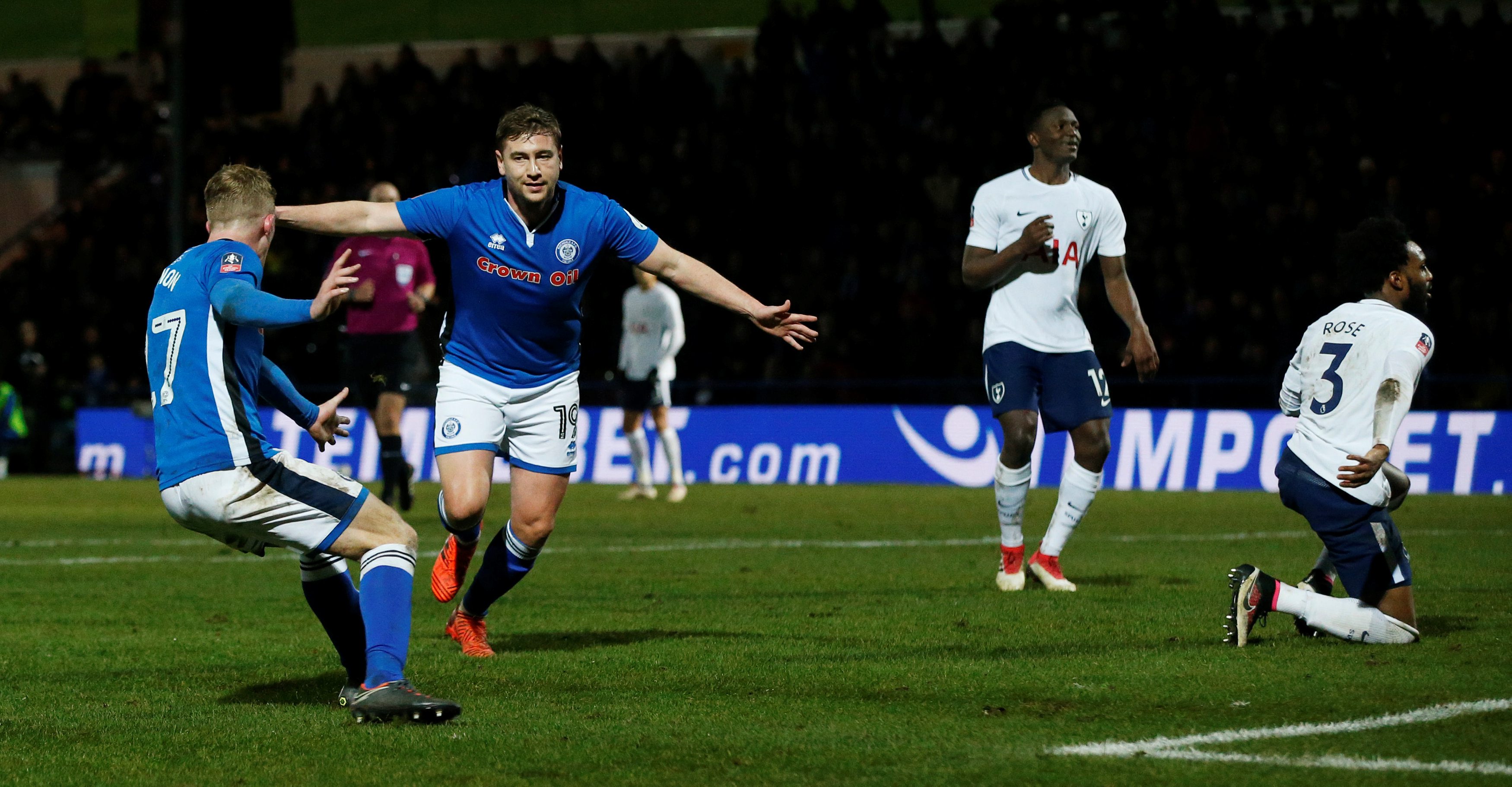 2018-02-18T175923Z_595759646_RC1916A71390_RTRMADP_3_SOCCER-ENGLAND-RCH-TOT