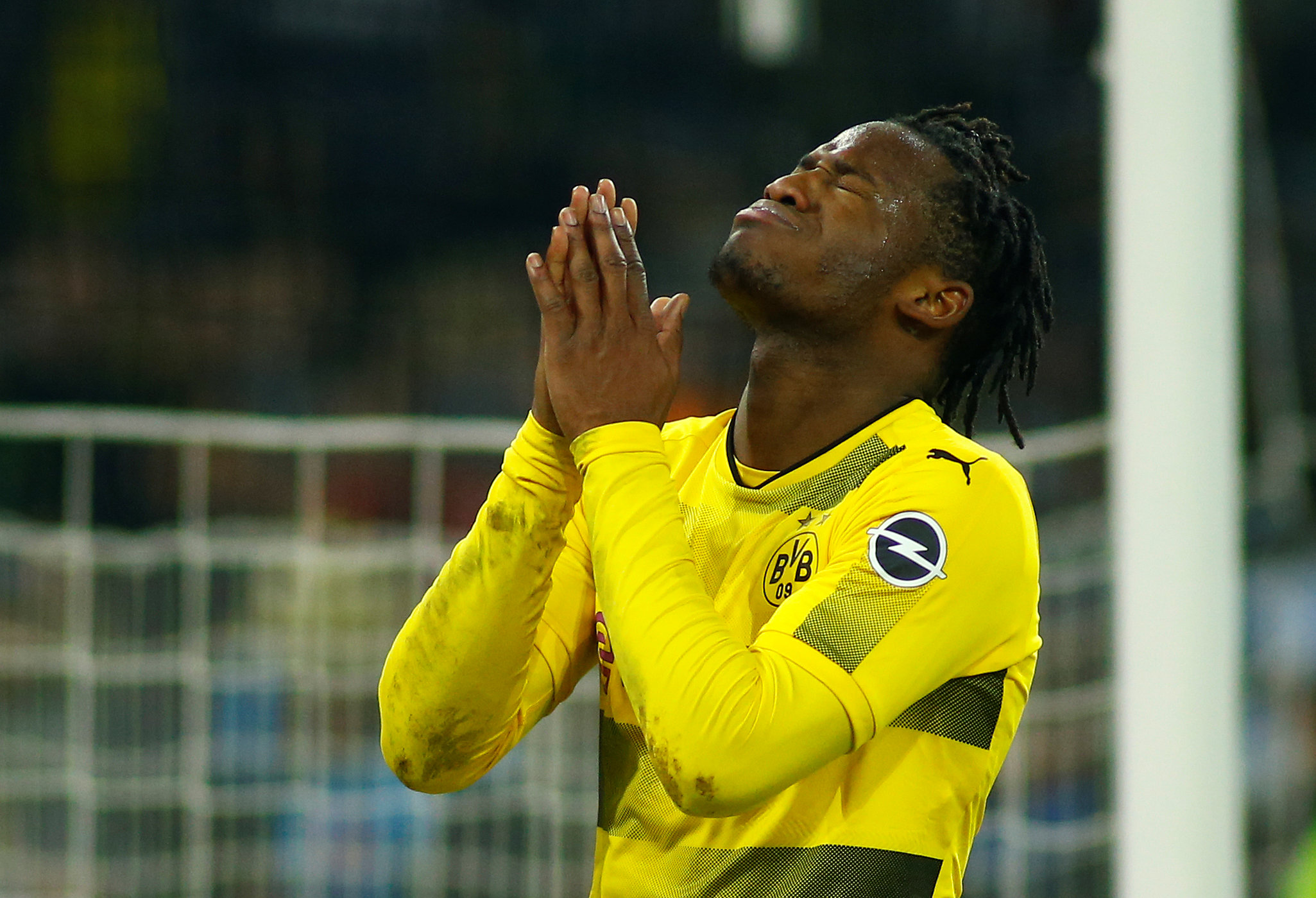 2018-02-18T185047Z_354983803_RC1D5F8E4650_RTRMADP_3_SOCCER-GERMANY-BMG-DOR