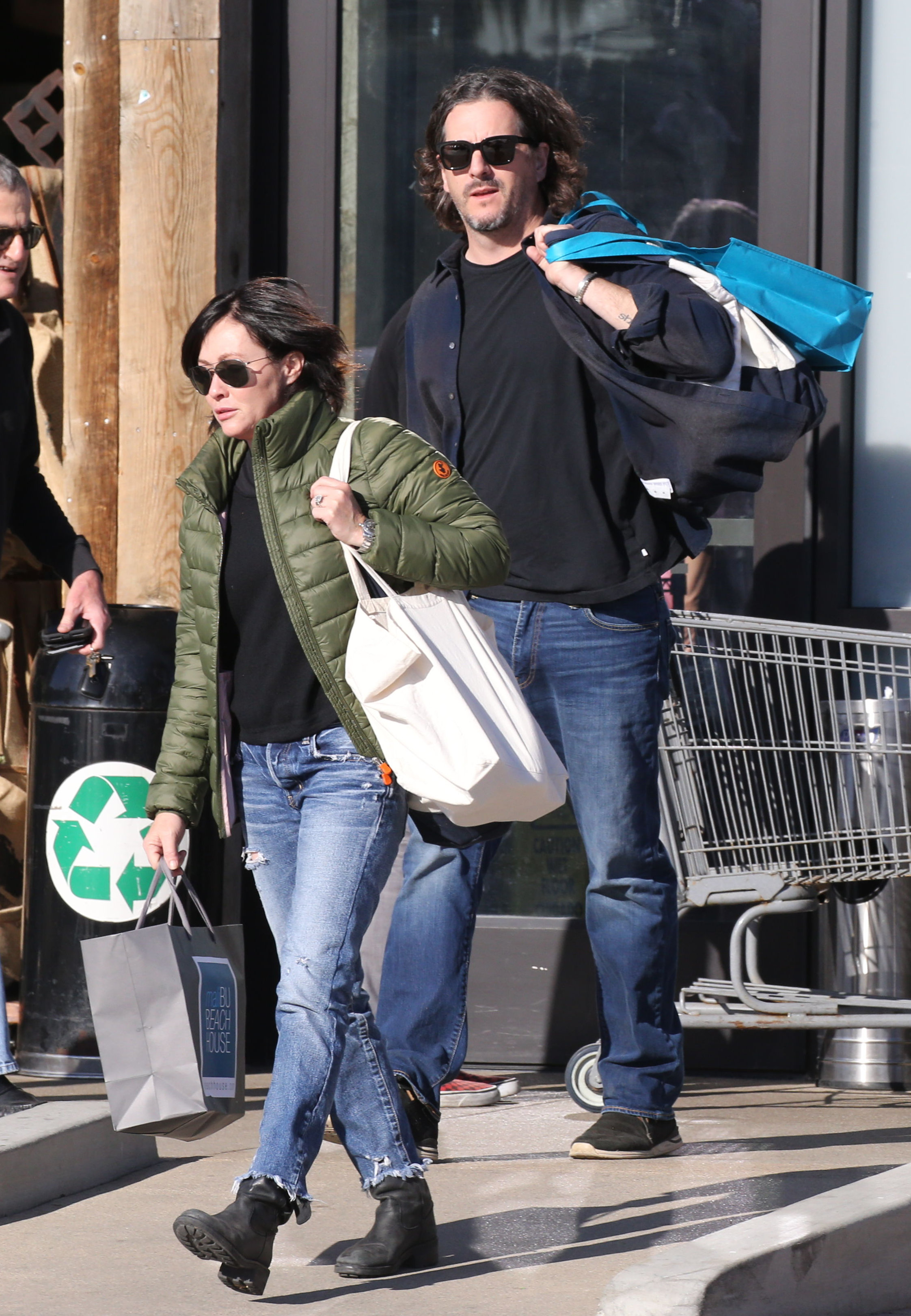 x17_shannen_doherty_exc_022518_05