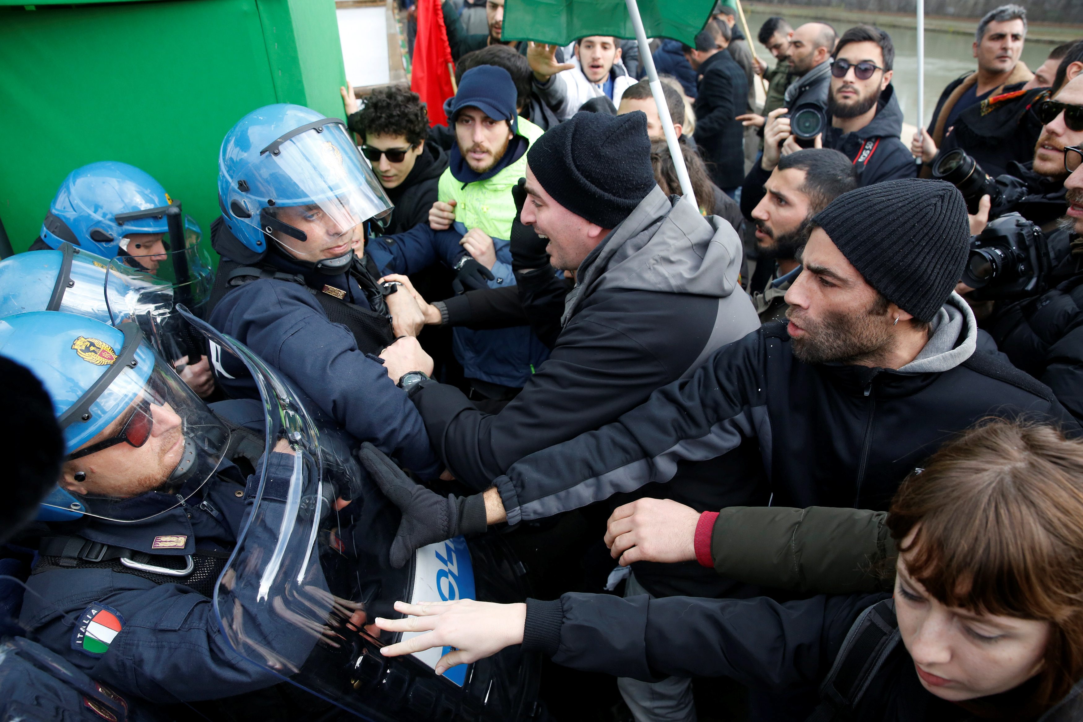 2018-02-05T125158Z_1595000632_RC1181FEEA10_RTRMADP_3_ITALY-TURKEY