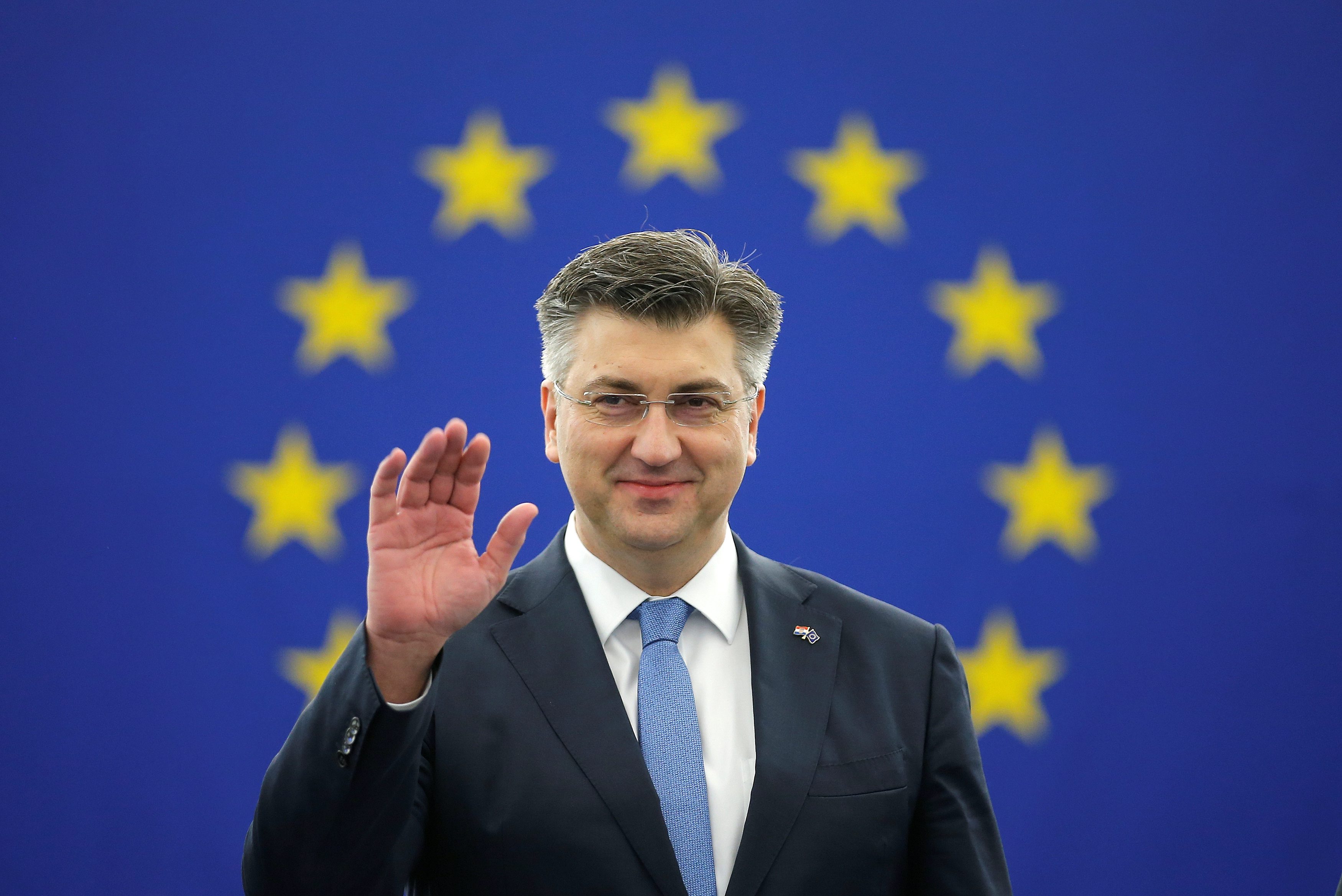 2018-02-06T093019Z_662036380_RC11D96D5EF0_RTRMADP_3_EUROPE-POLITICS