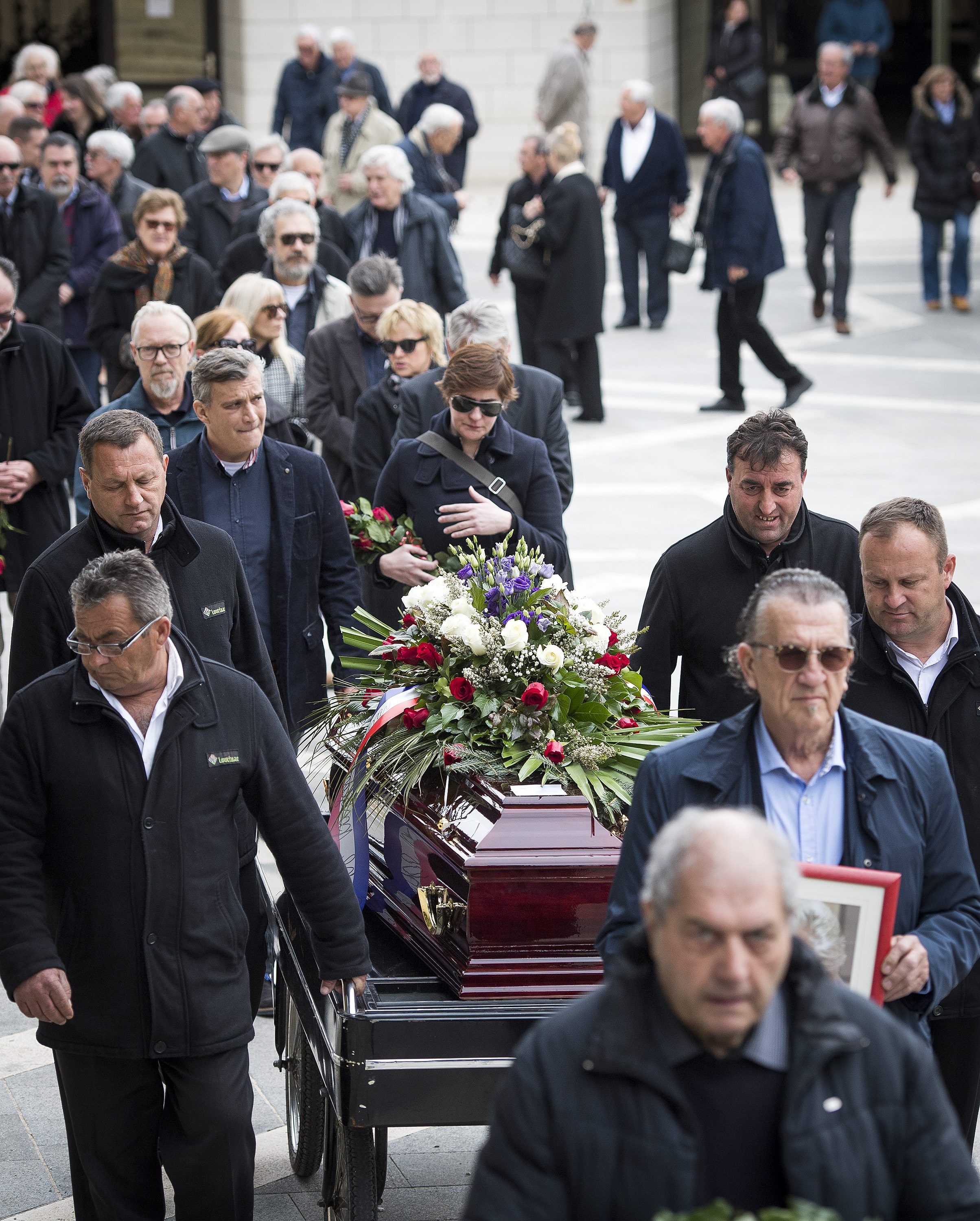 Na splitskom gradskom groblju Lovrinac sahranjen je karikaturist Davor Štambuk.