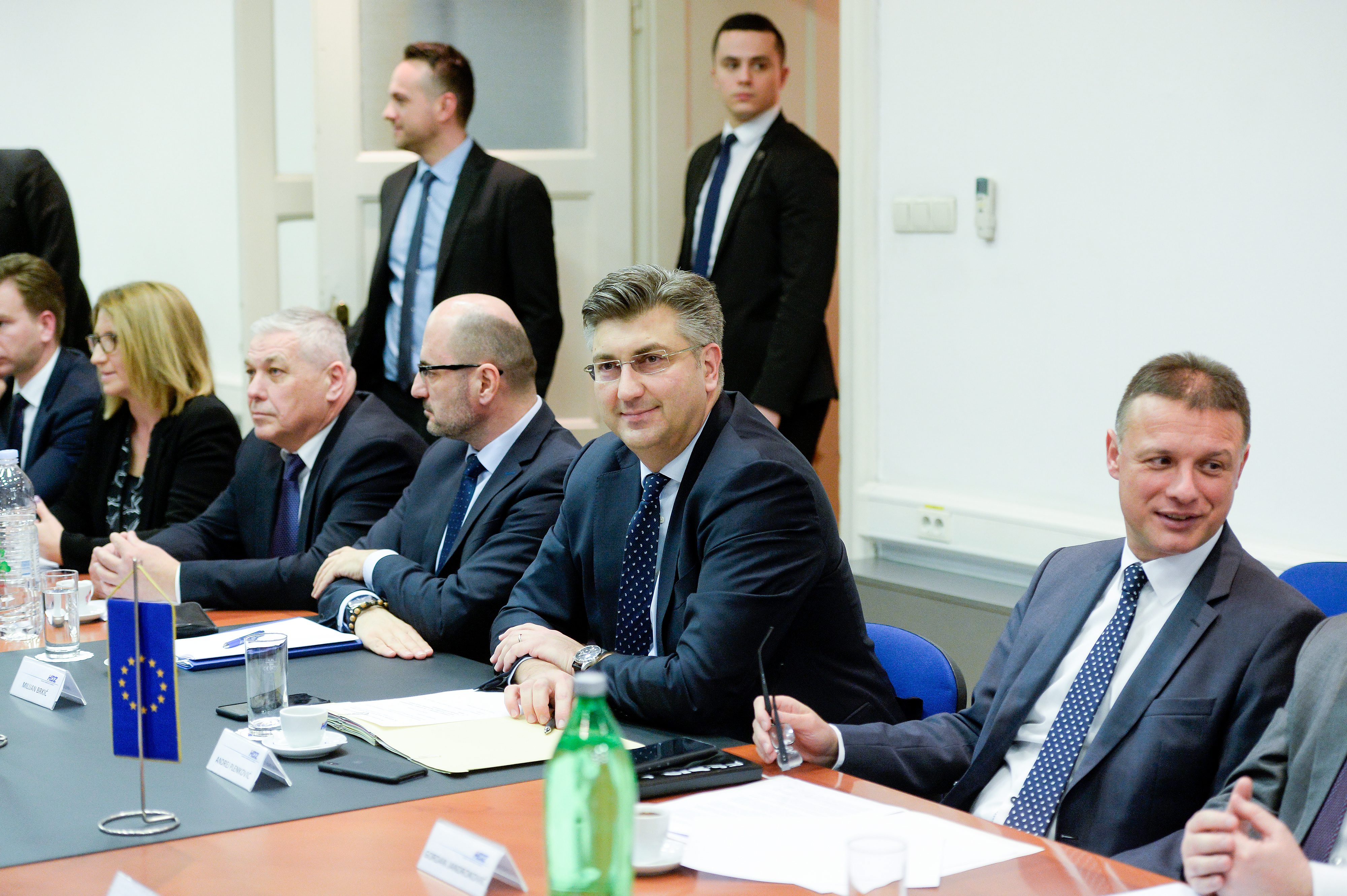 hdz_sjednica15-120318